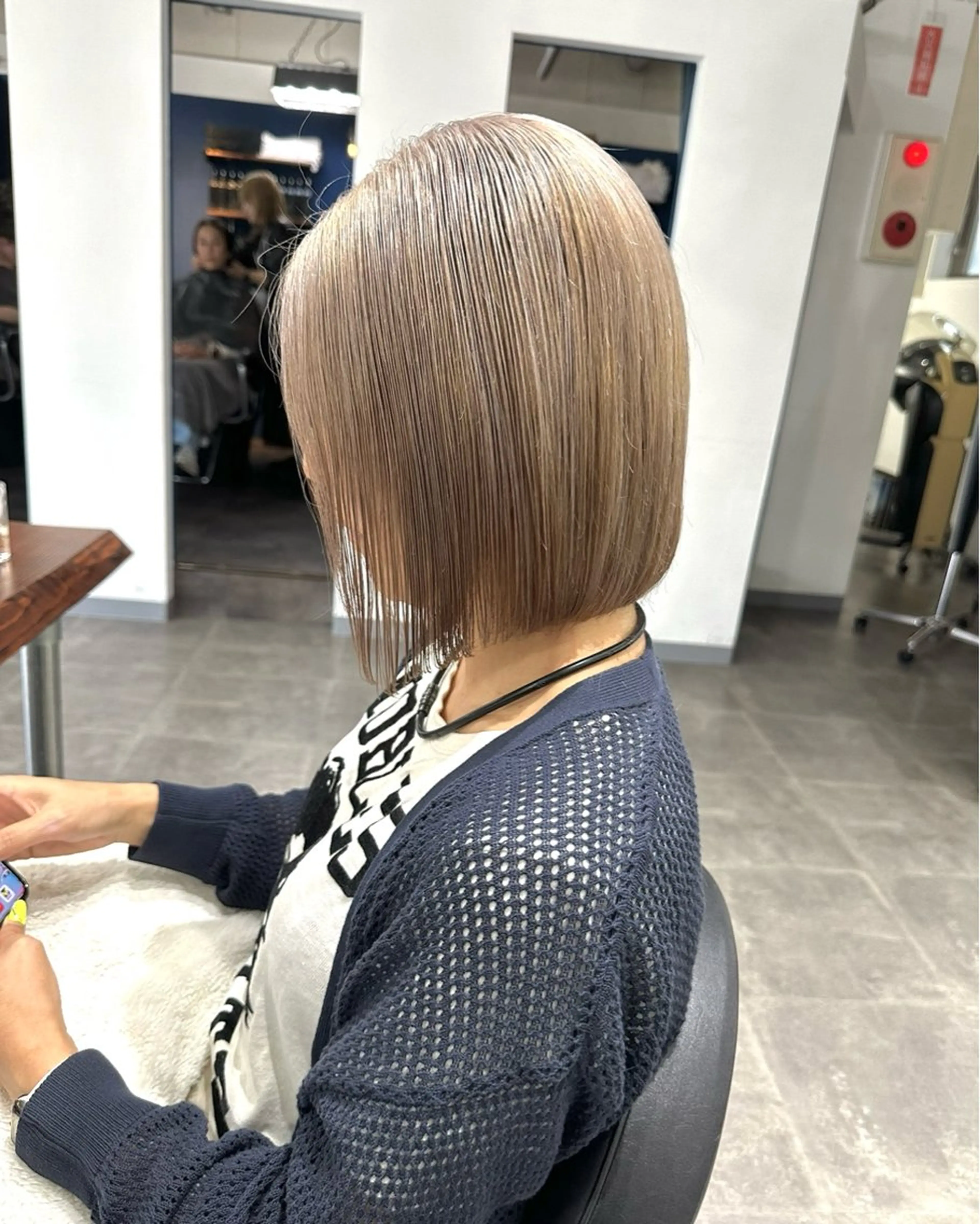 ショート カラー ベージュカラー ブリーチ ダブルカラー ホワイトベージュ 篠崎 佑季のヘアスタイル