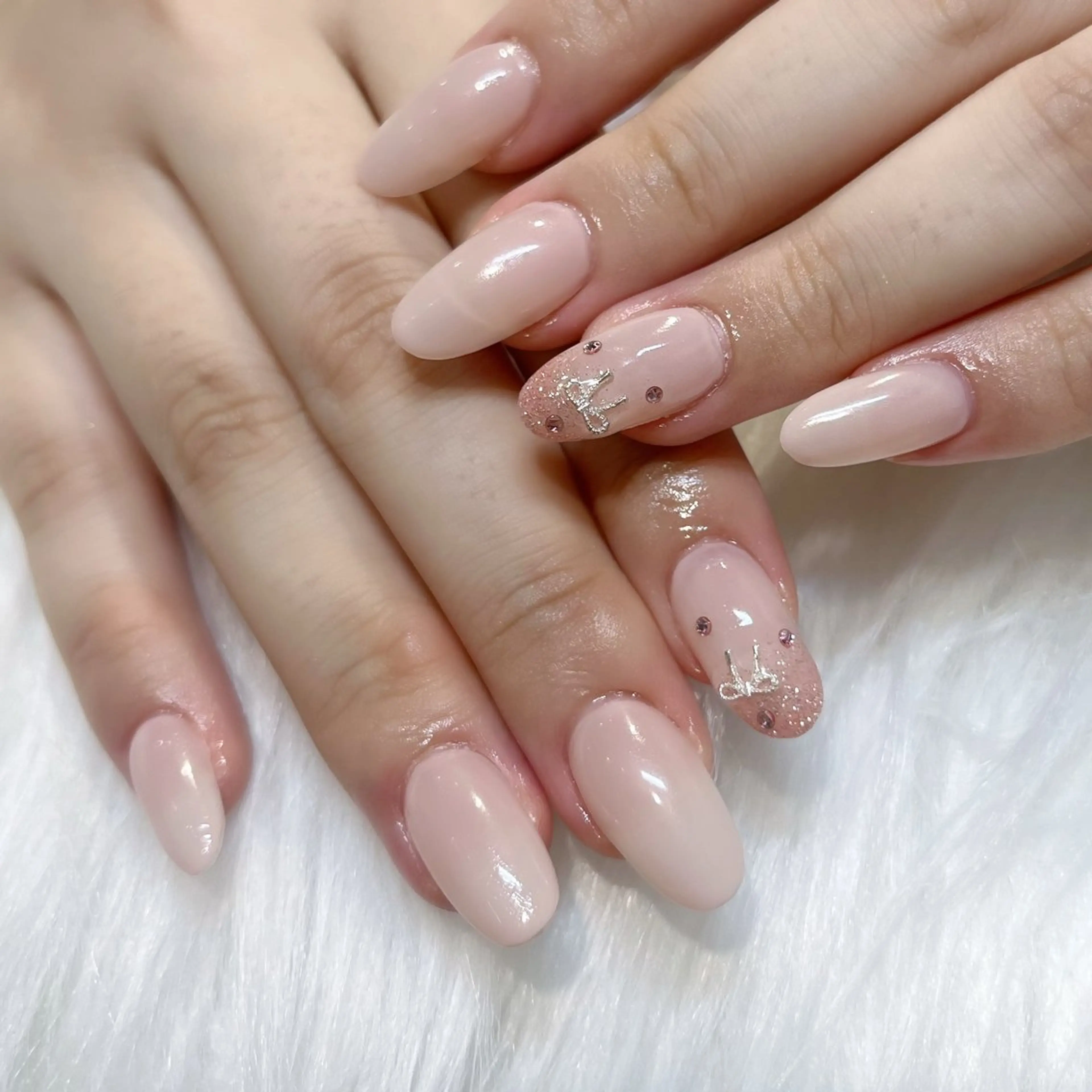 ネイル アートネイル フラッシュネイル ガーリー 韓国ネイル ラメ(グリッター) ハンドネイル KOKONA 🎀のネイルデザイン
