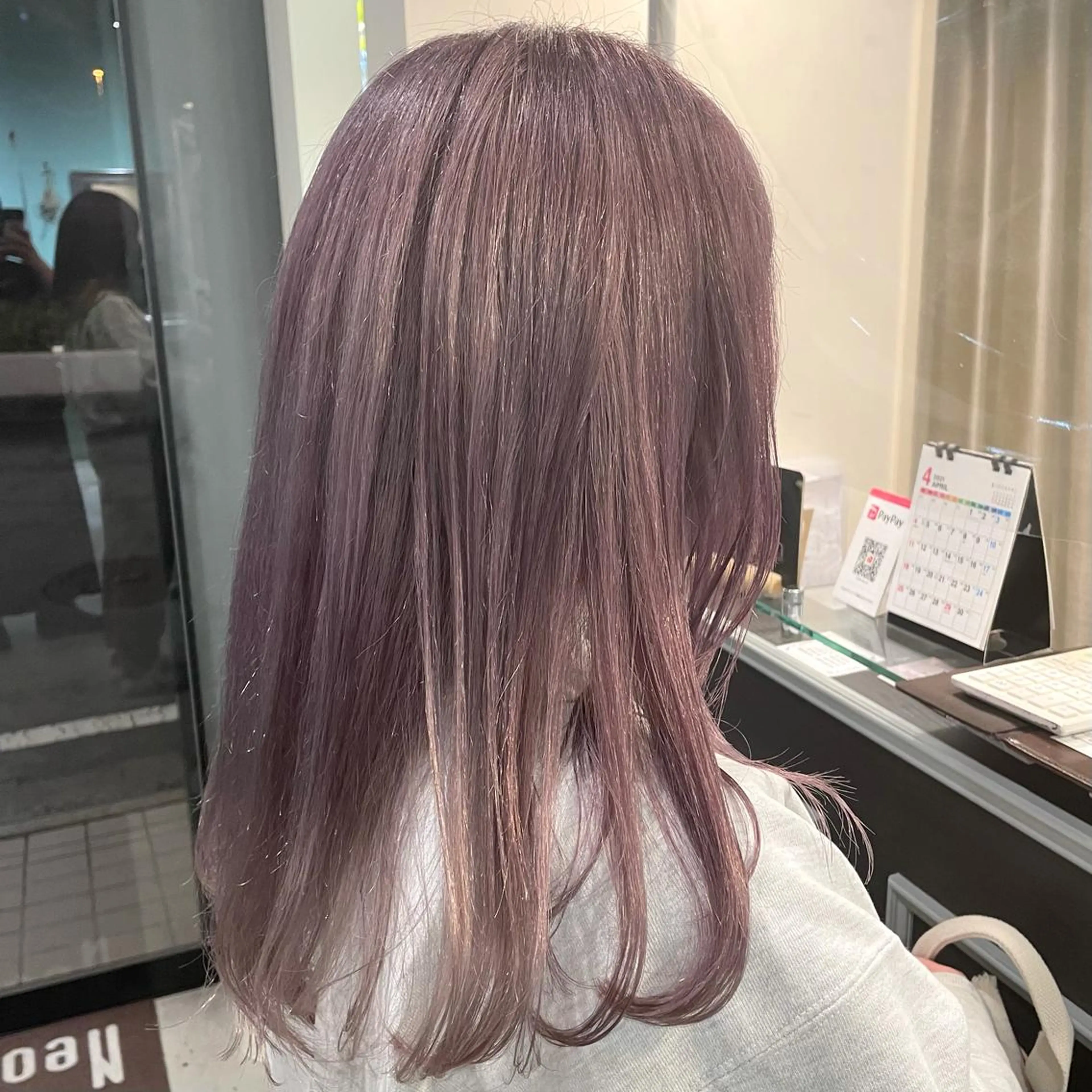 セミロング カラー スナコザワ レナのヘアスタイル