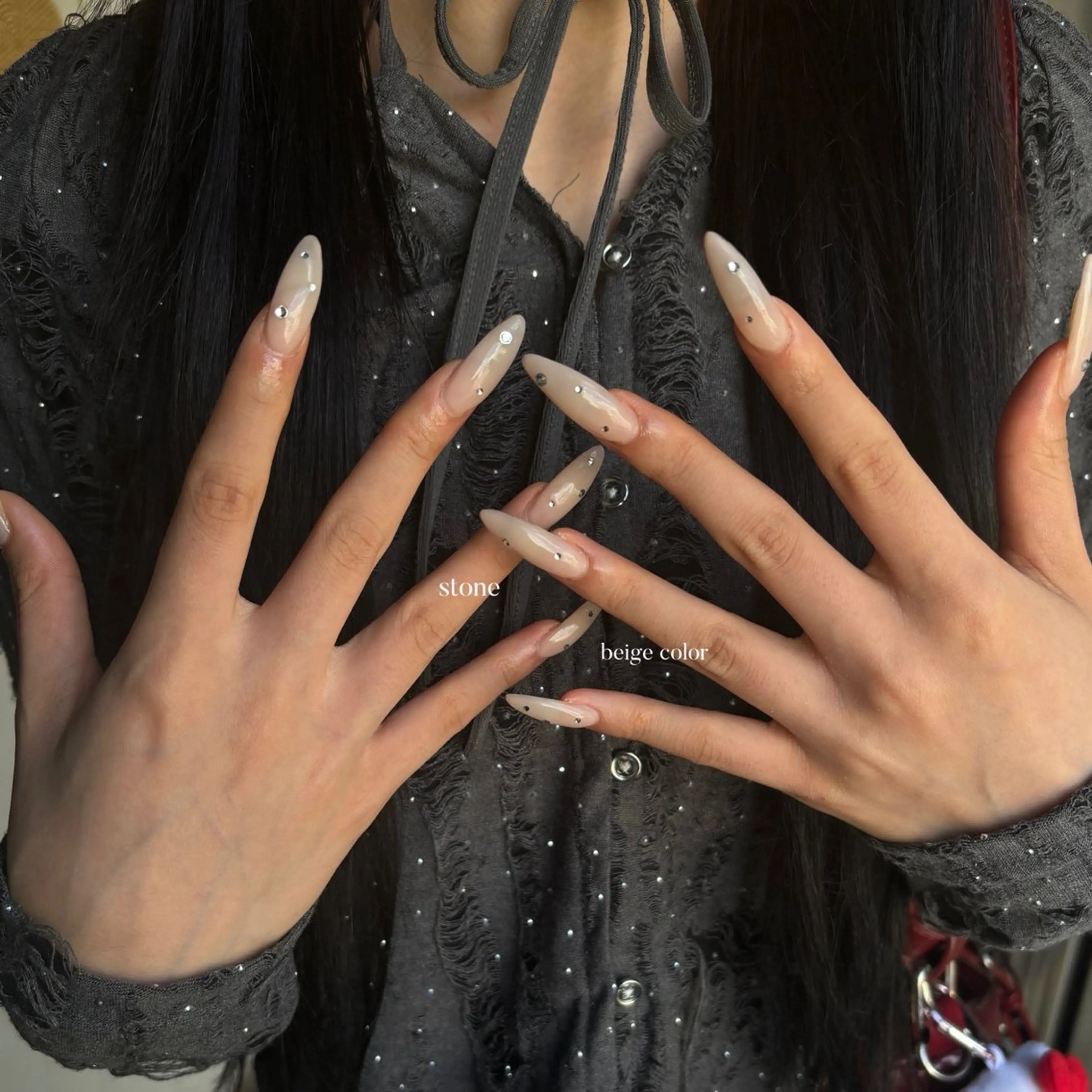 ネイル キラキラネイル ストーンネイル AYANO / BINELのネイルデザイン