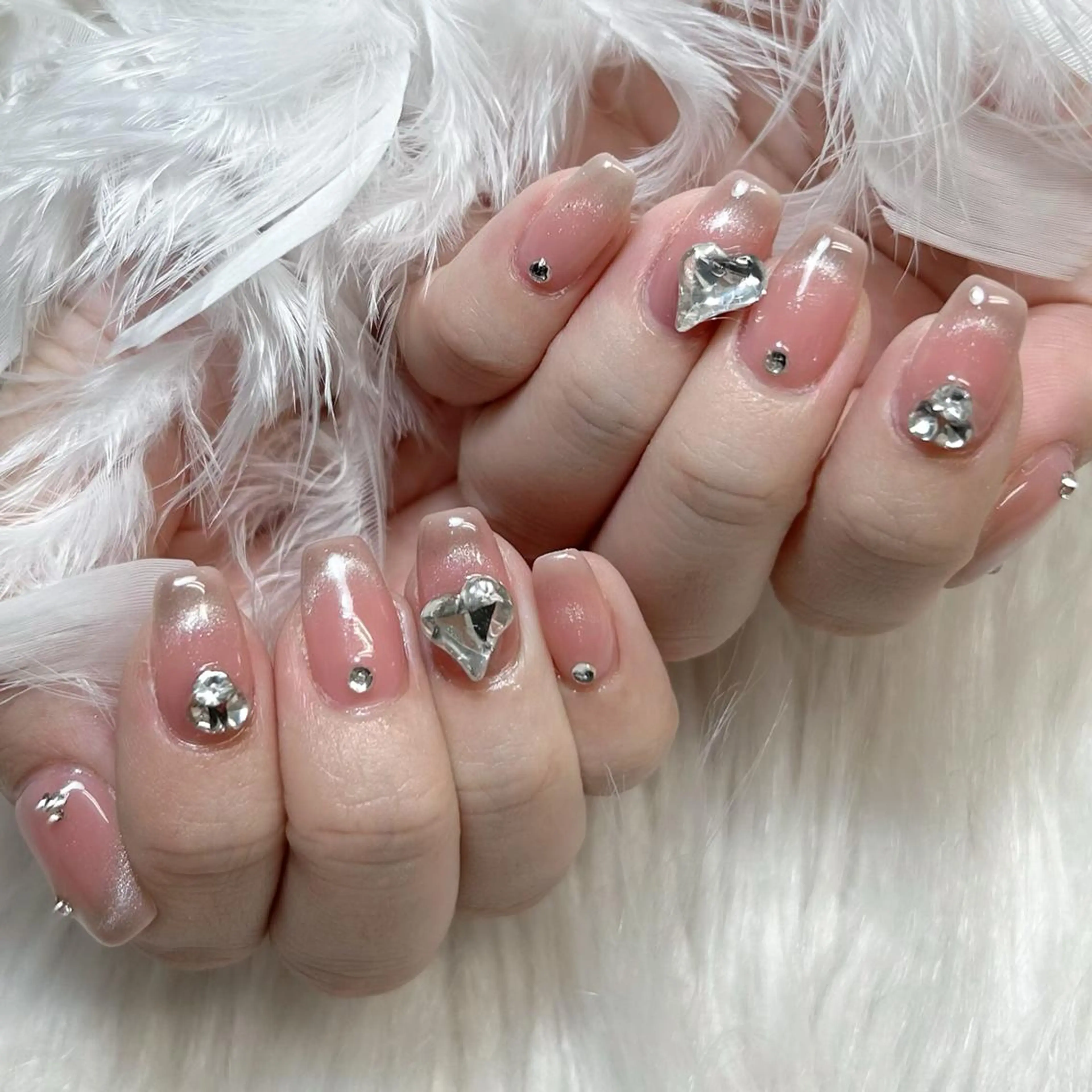ネイル アートネイル オーロラネイル ガーリー キラキラネイル 韓国ネイル ハンドネイル DIAMOND 💅のネイルデザイン