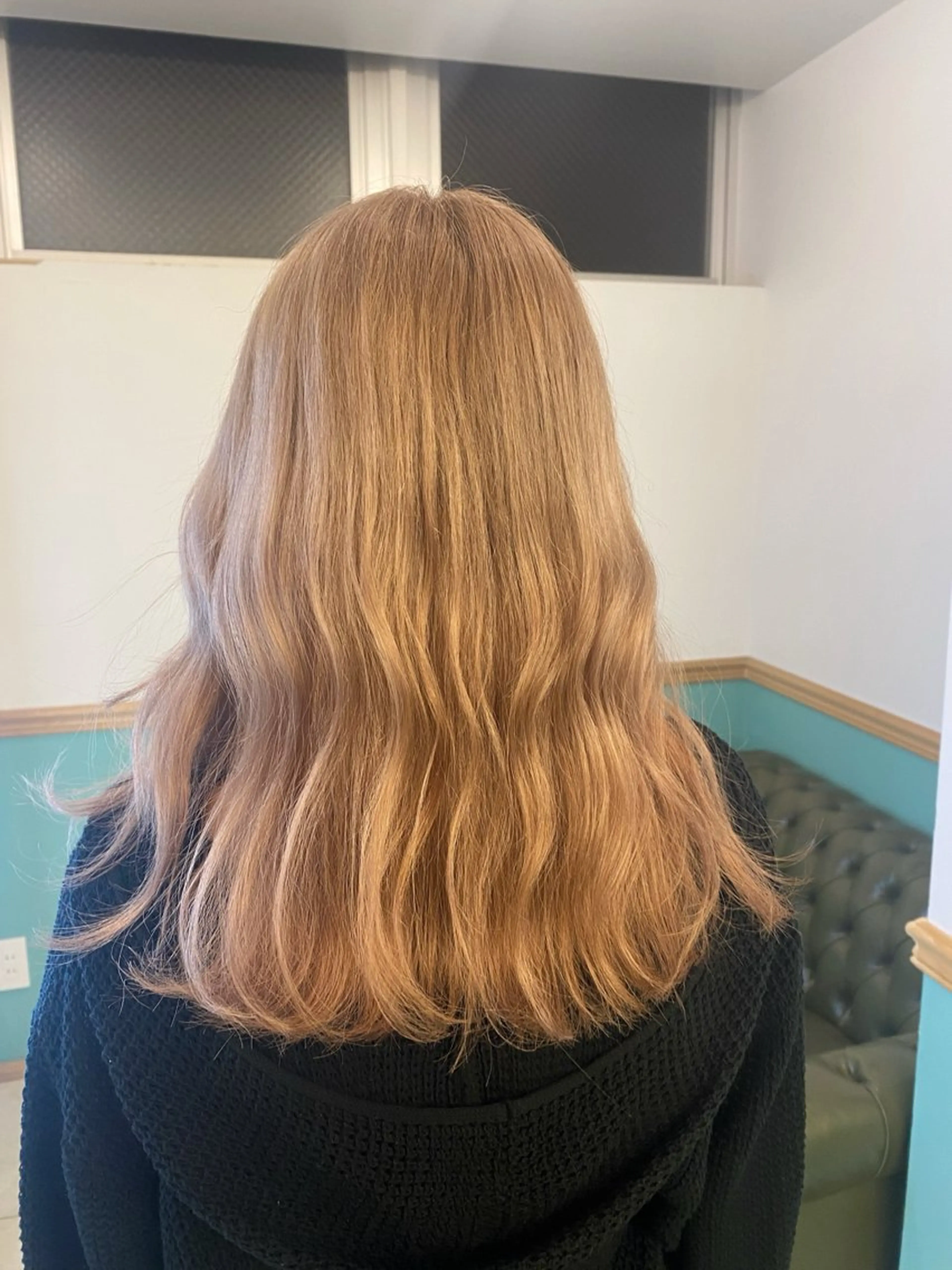 セミロング カラー ベージュカラー ブリーチ レイヤーカット× ハイトーン👾はちすのヘアスタイル