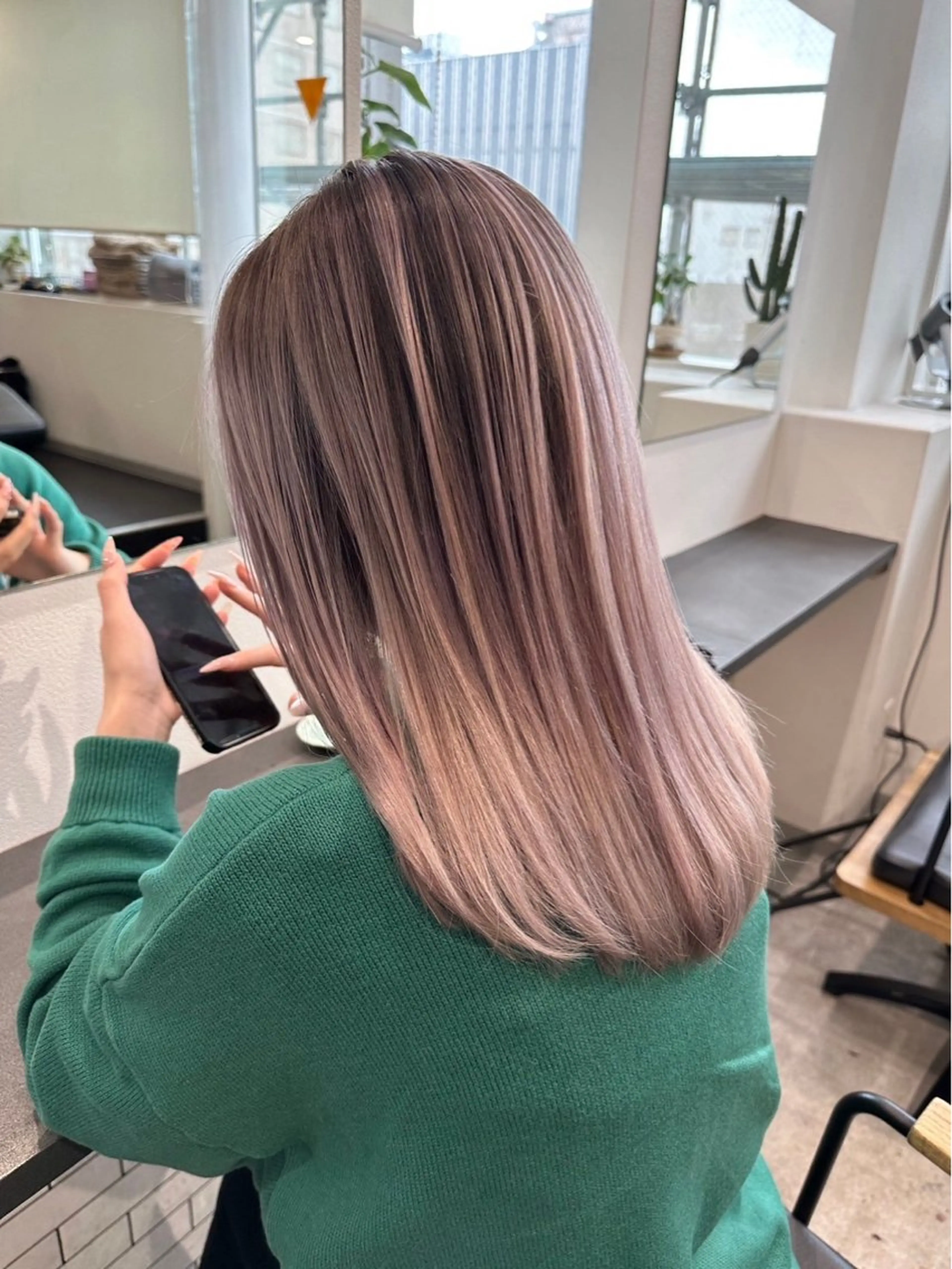 ミディアム エクステ 髪質改善 韓国風ヘア レイヤーカット トリートメント カット ヘアカラー トリートメント JIL BLAN 京都のヘアスタイル