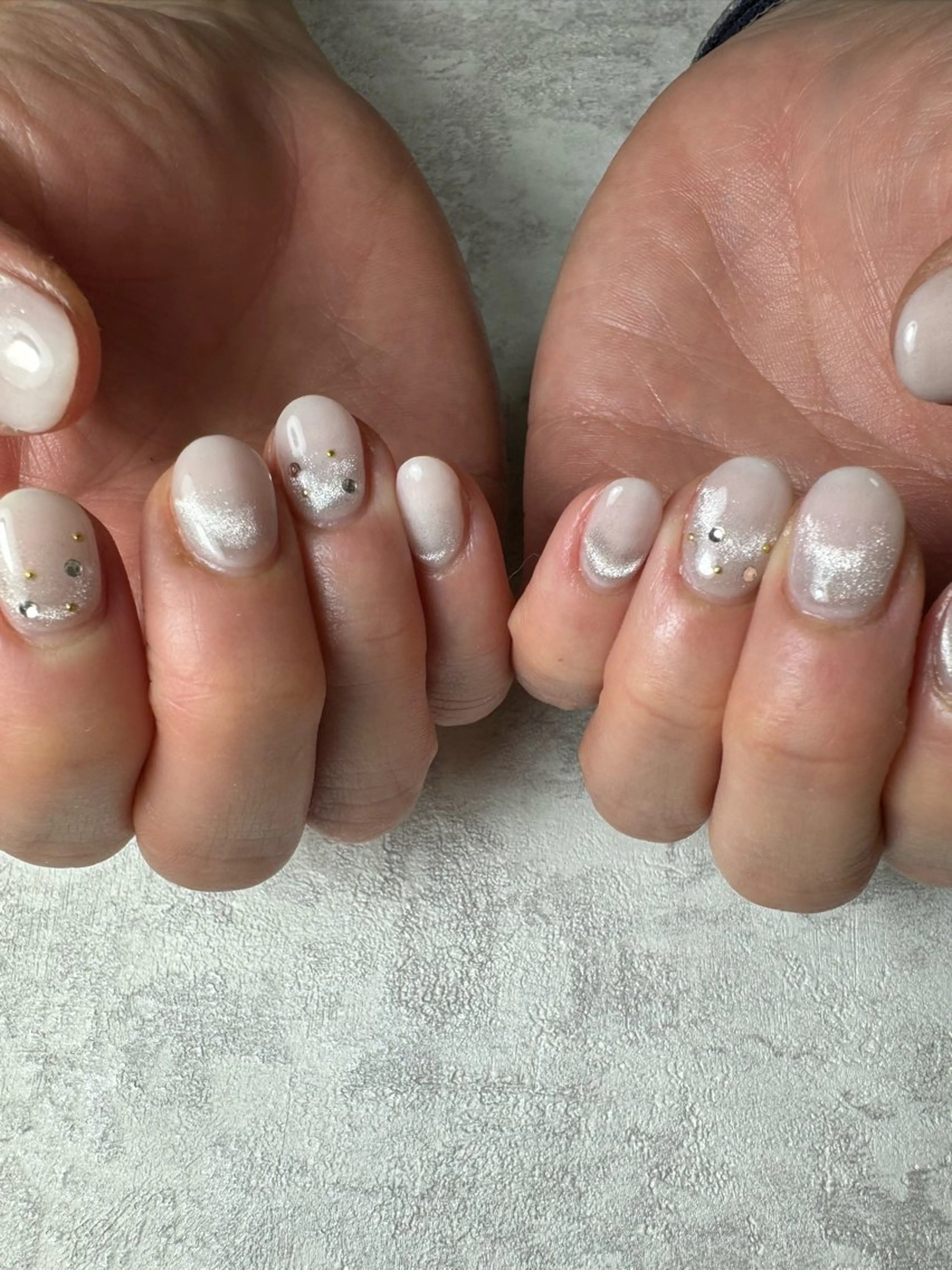 ネイル フレンチネイル ジェルネイル キラキラネイル マグネットネイル マグネットフレンチ ハンドネイル flowers nailのネイルデザイン