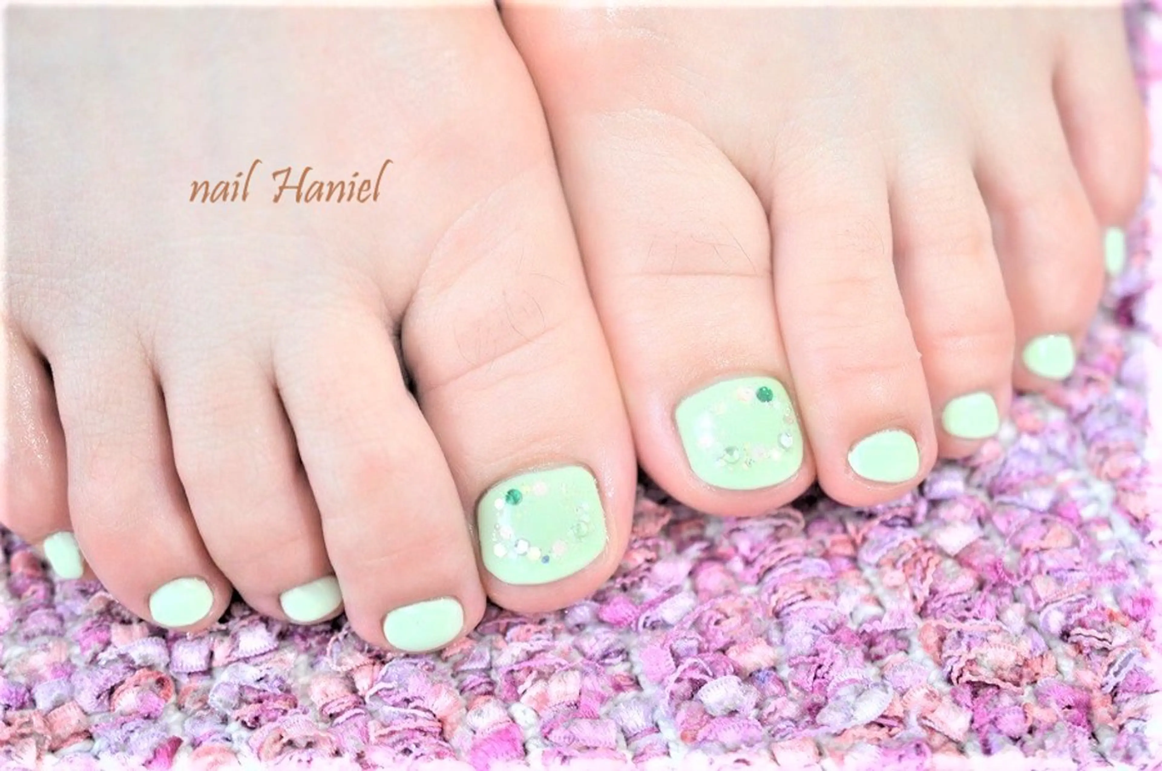 ネイル アートネイル フットネイル ジェルネイル グラデーション キラキラネイル フットネイル nail Haniel所属・半蔵門サロンハニエル 魅神 ちよのネイルデザイン