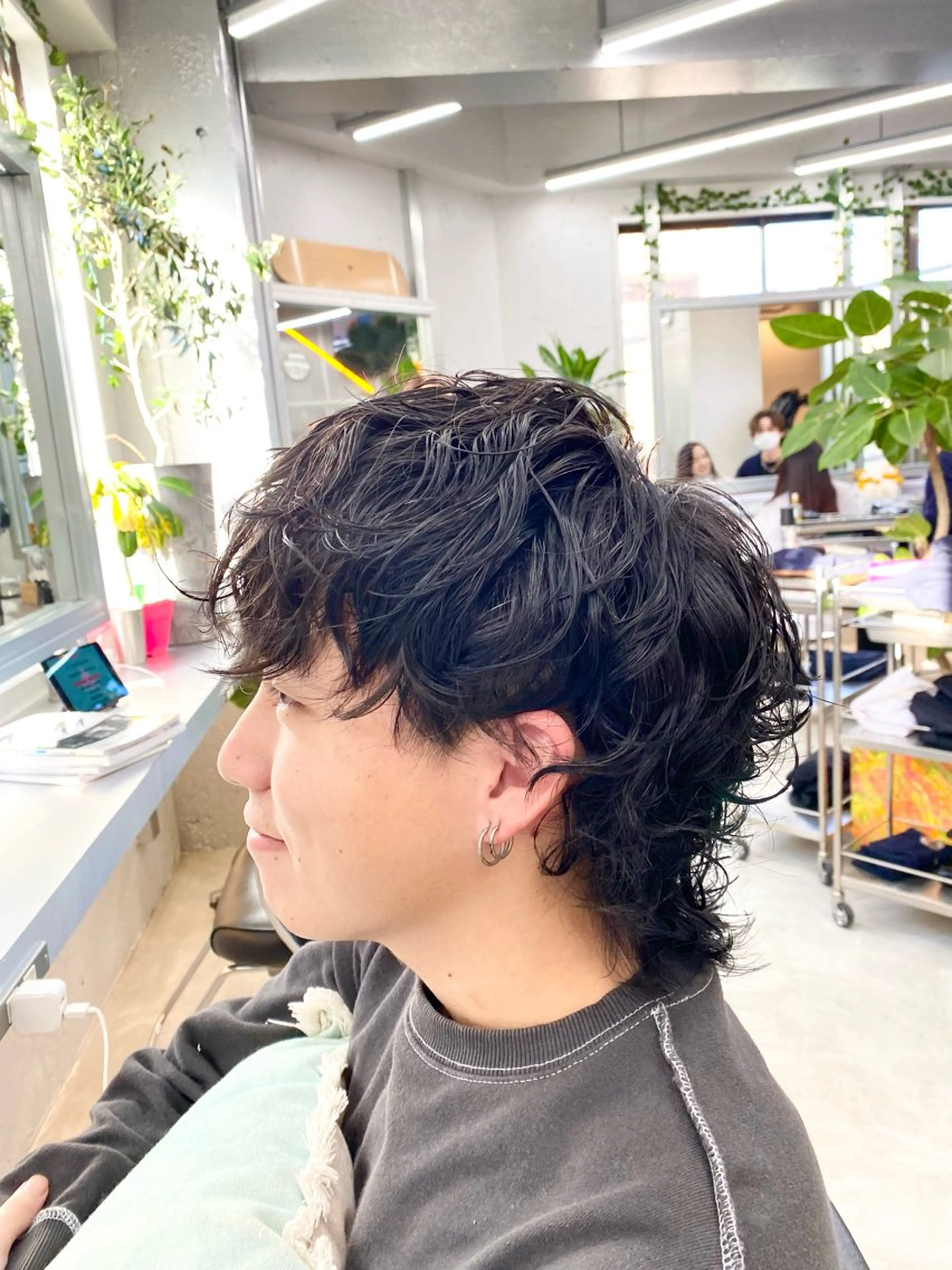 ショート パーマ メンズ メンズパーマ 刈り上げ メンズウルフカット ウルフカット カット パーマ ✨髪質改善職人✨ デザインカラー/若林のヘアスタイル