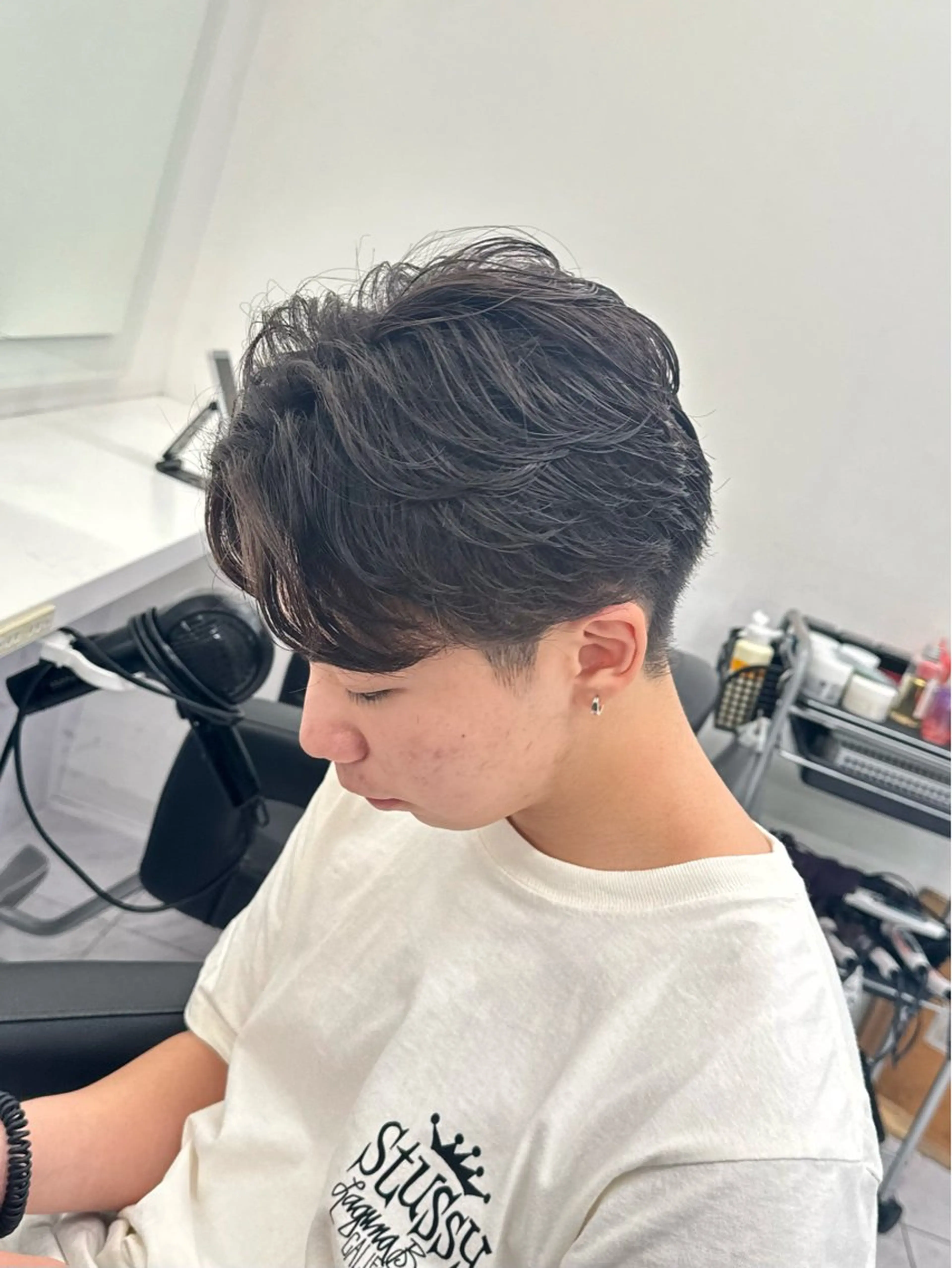 ショート パーマ ヘアアレンジ メンズ フェザーパーマ メンズパーマ ヘアカラー パーマ トリートメント ヘアセット 顔まわりカット の達人のヘアスタイル
