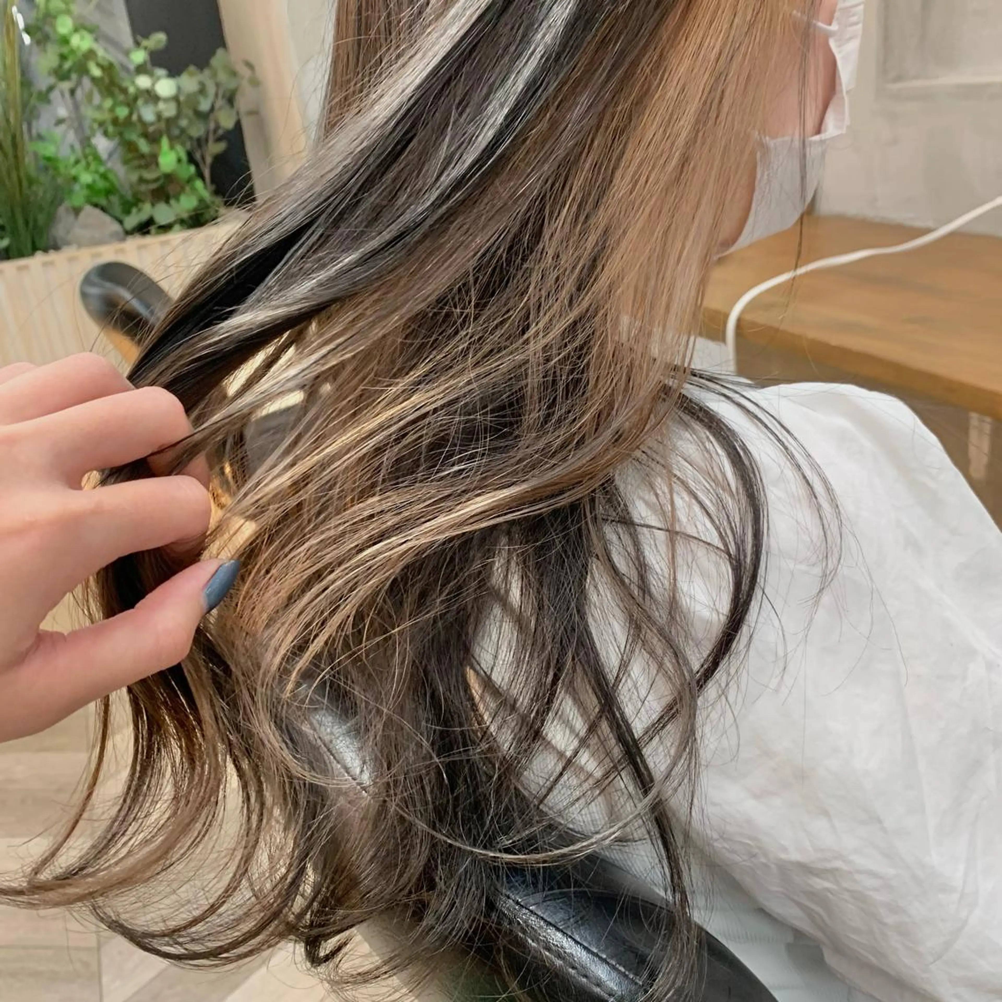 ロング カラー ブリーチ カット ヘアカラー ﾖｼﾅｶﾞﾏﾕ🦕 透明感カラーのヘアスタイル