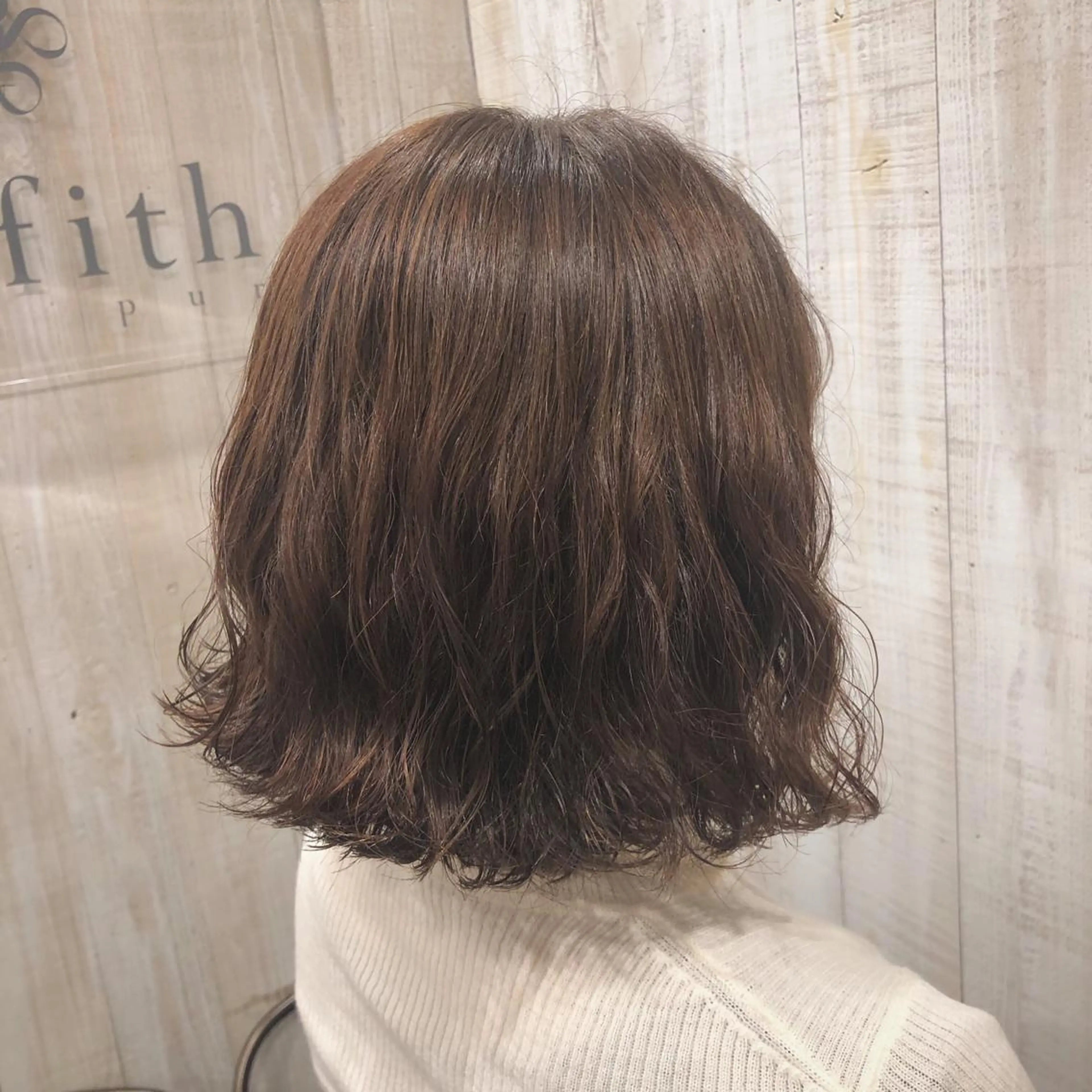 ミディアム パーマ Lafith hair lit所属・今井 悠菜のヘアスタイル