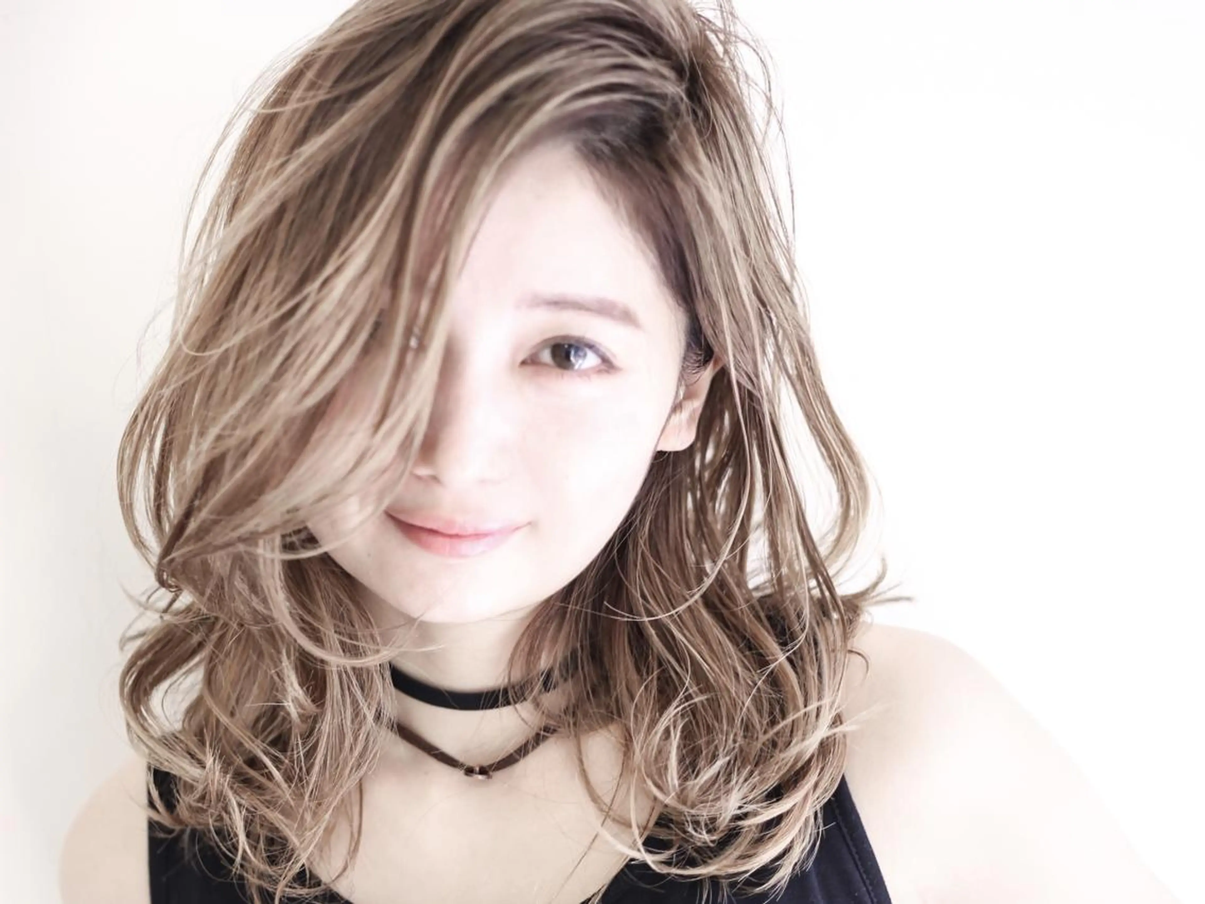 ミディアム カラー ハイライトカラー ハイトーンカラー ハイライト カット ヘアカラー トリートメント WONK. ウォンク 心斎橋のヘアスタイル