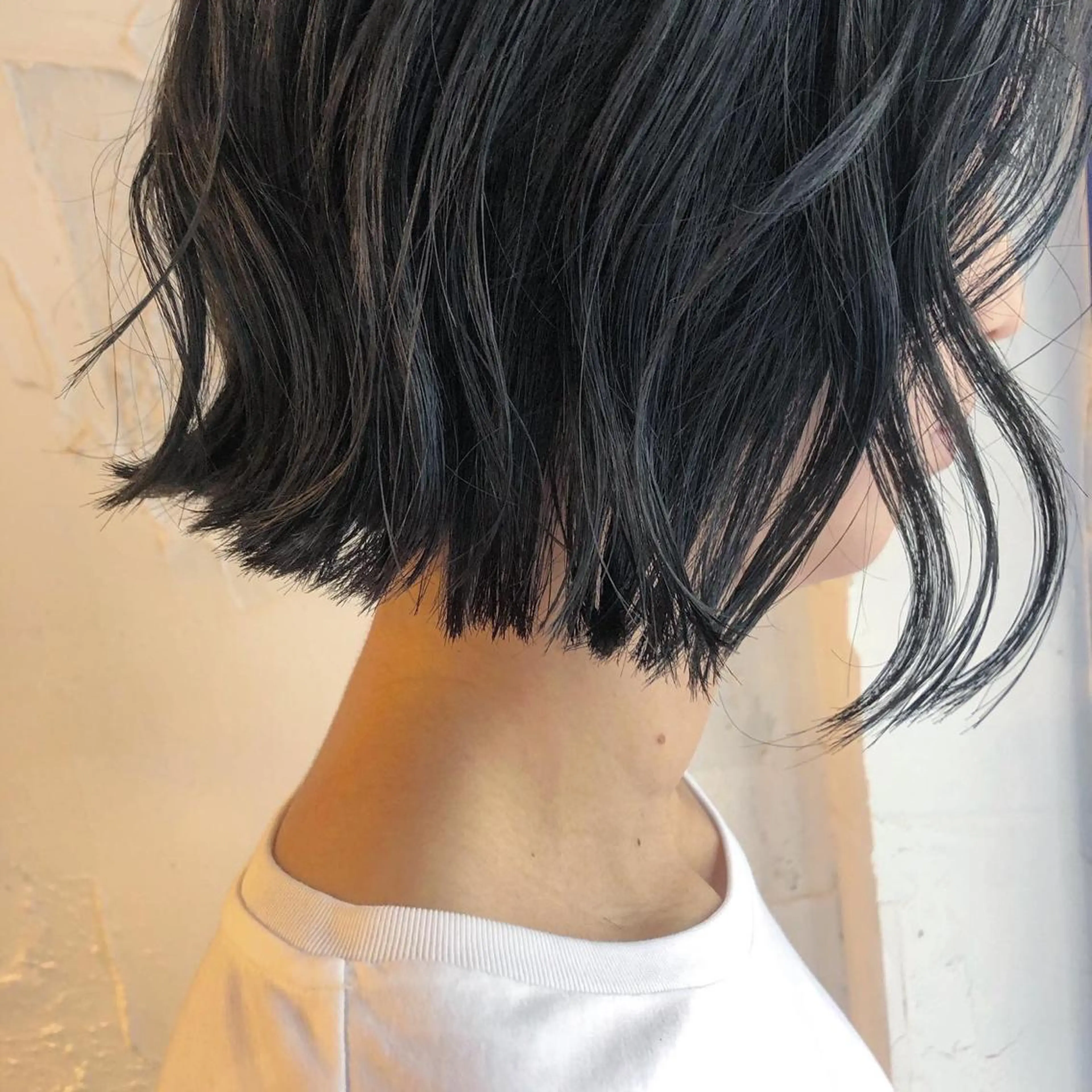 ショート カラー ヘアアレンジ 切りっぱなしボブ ブルーカラー ブルーグレー ブルーグレージュ グレージュ 髪の悩みを解決！ 那須達敦のヘアスタイル