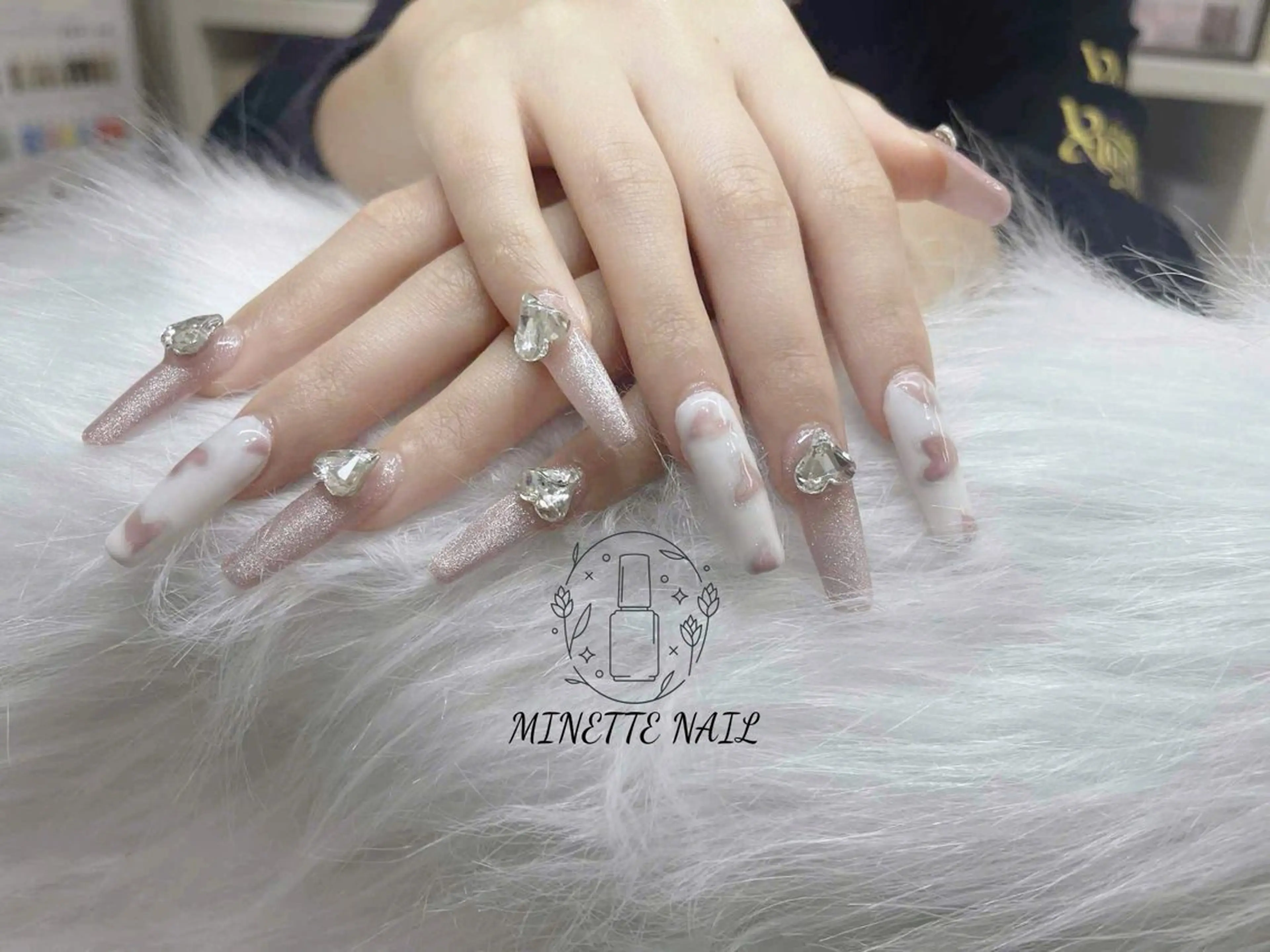 ネイル フレンチネイル ジェルネイル マグネットネイル 持ち込み ニュアンスネイル ハンドネイル Minette Nailのネイルデザイン