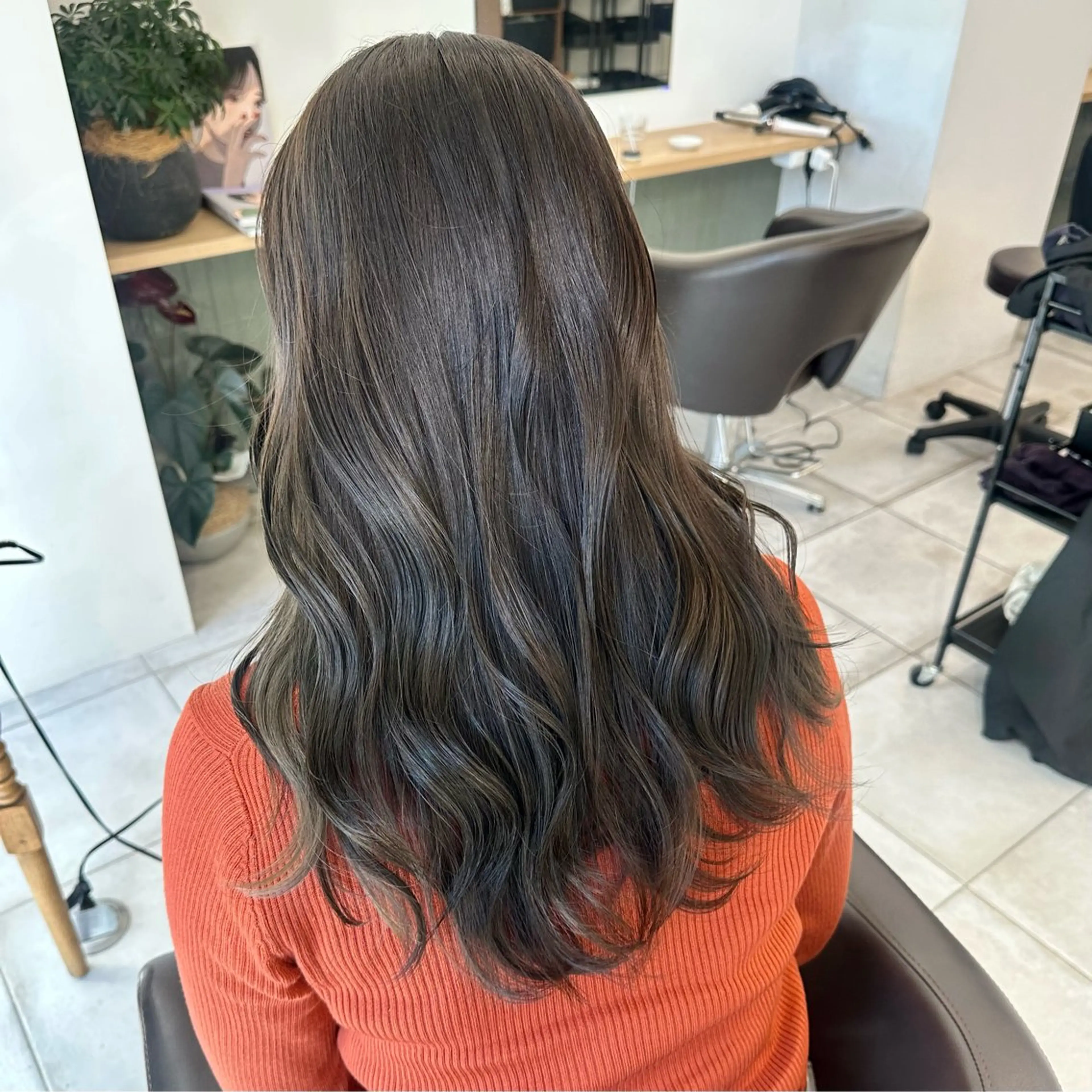 セミロング カラー カット ヘアカラー トリートメント ブリーチなし/レイヤ ー特化🌈Tommyのヘアスタイル