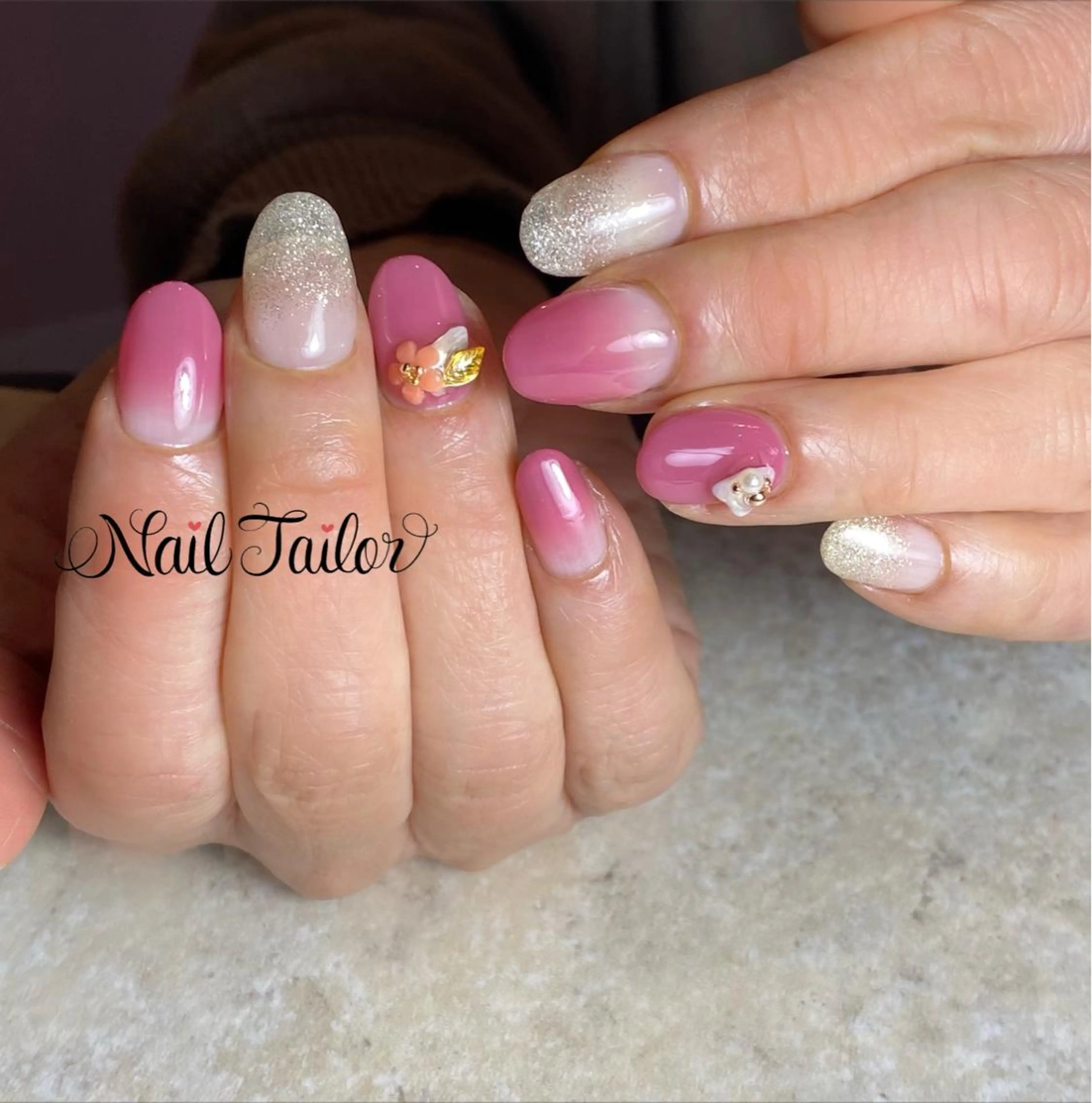 ネイル 長さ出し フラワーネイル ジェルネイル グラデーション ラメ(グリッター) 〜Nail Tailor〜　ネイルテイラー所属・NailTailor ネイルテイラーのネイルデザイン