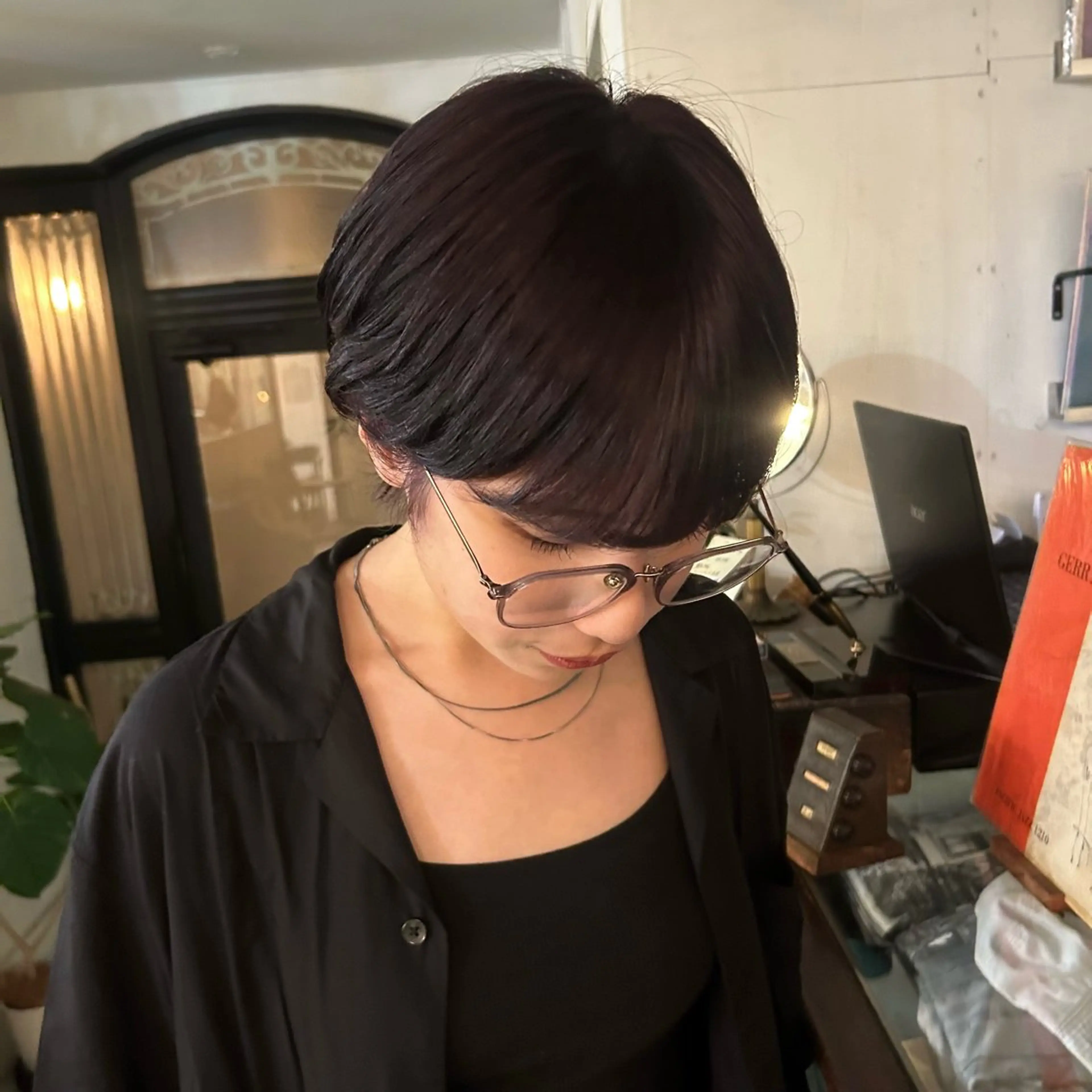 ショート ミユウ/ ワンカラーのヘアスタイル