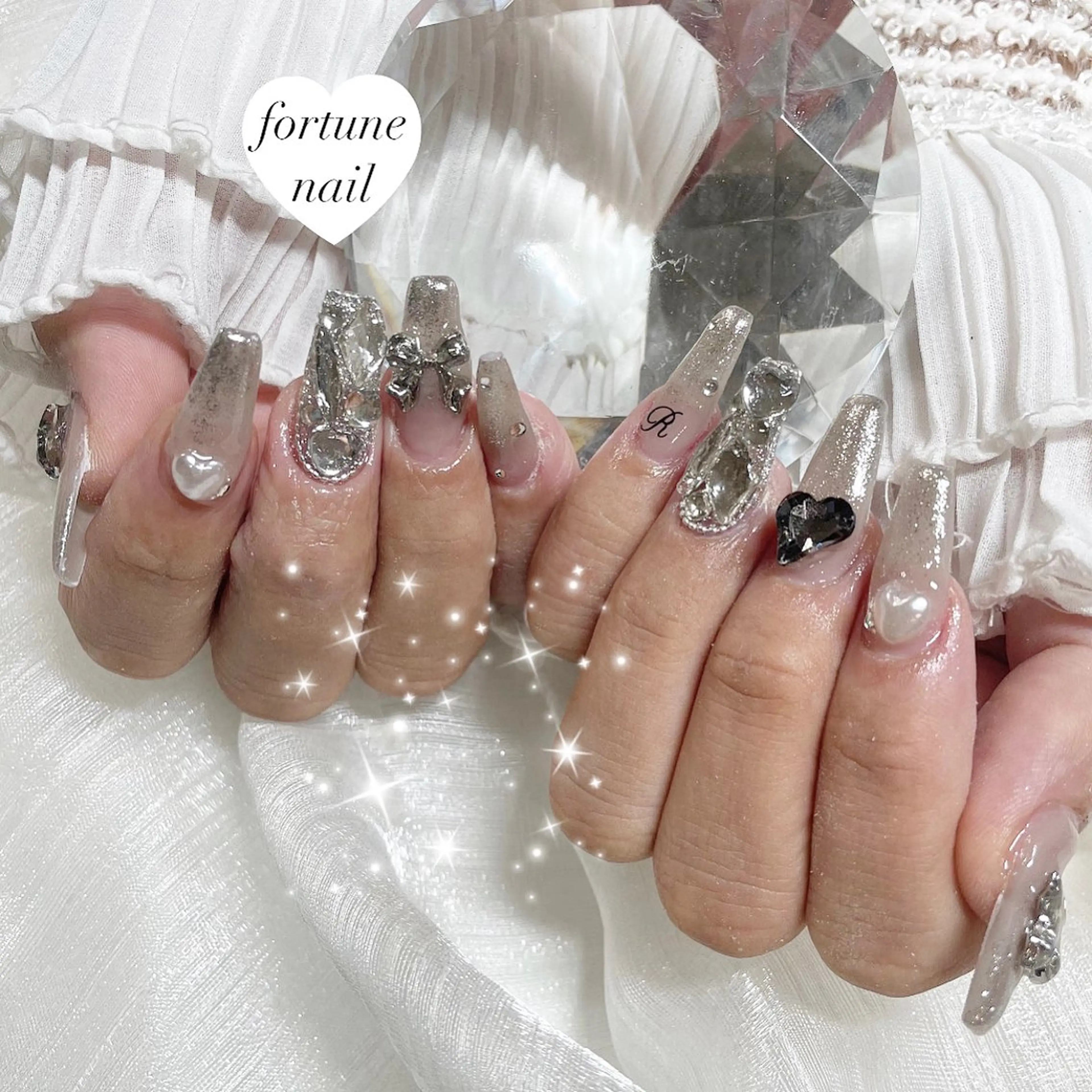 ネイル グラデーション ハート リボン シルバー ワンホンネイル 💎saori 💎のネイルデザイン