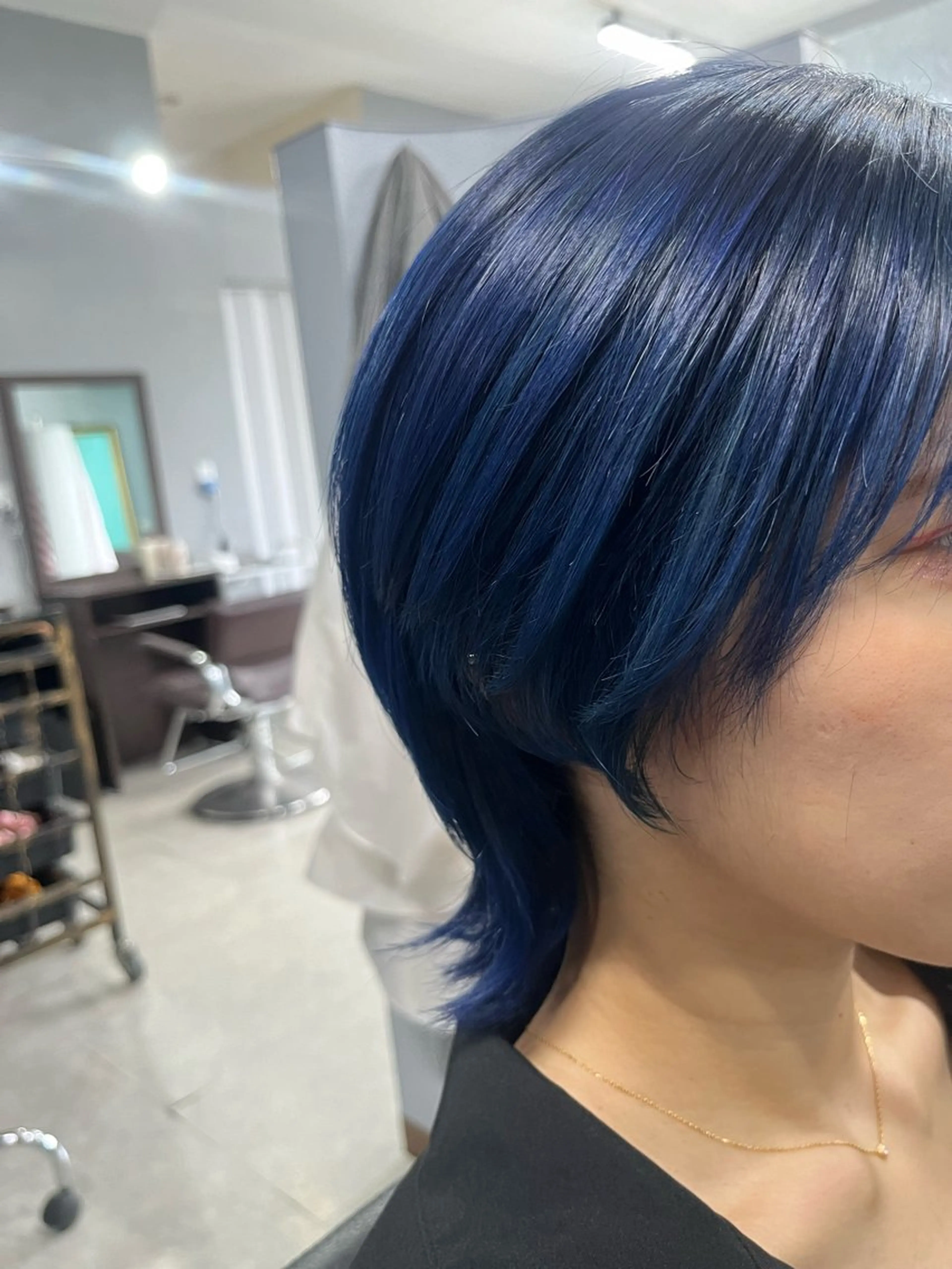 ショート カラー 黒髪 ブルーカラー ブルーブラック ウルフカット カット ヘアカラー トリートメント ASIA所属・🌺ASIA🌺 福留のヘアスタイル