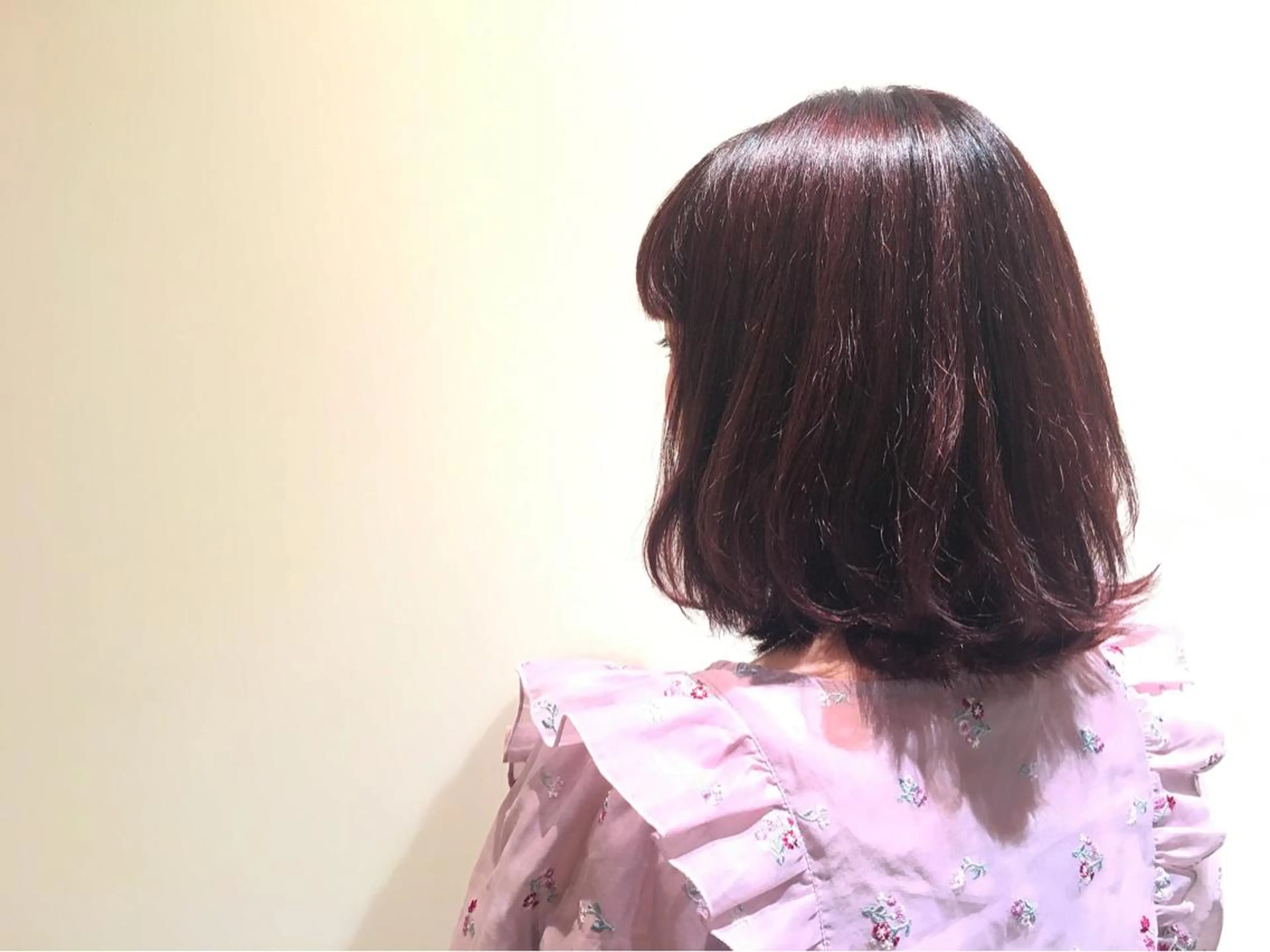 ミディアム カラー ピンクカラー バイオレットカラー 野々村 朋美のヘアスタイル