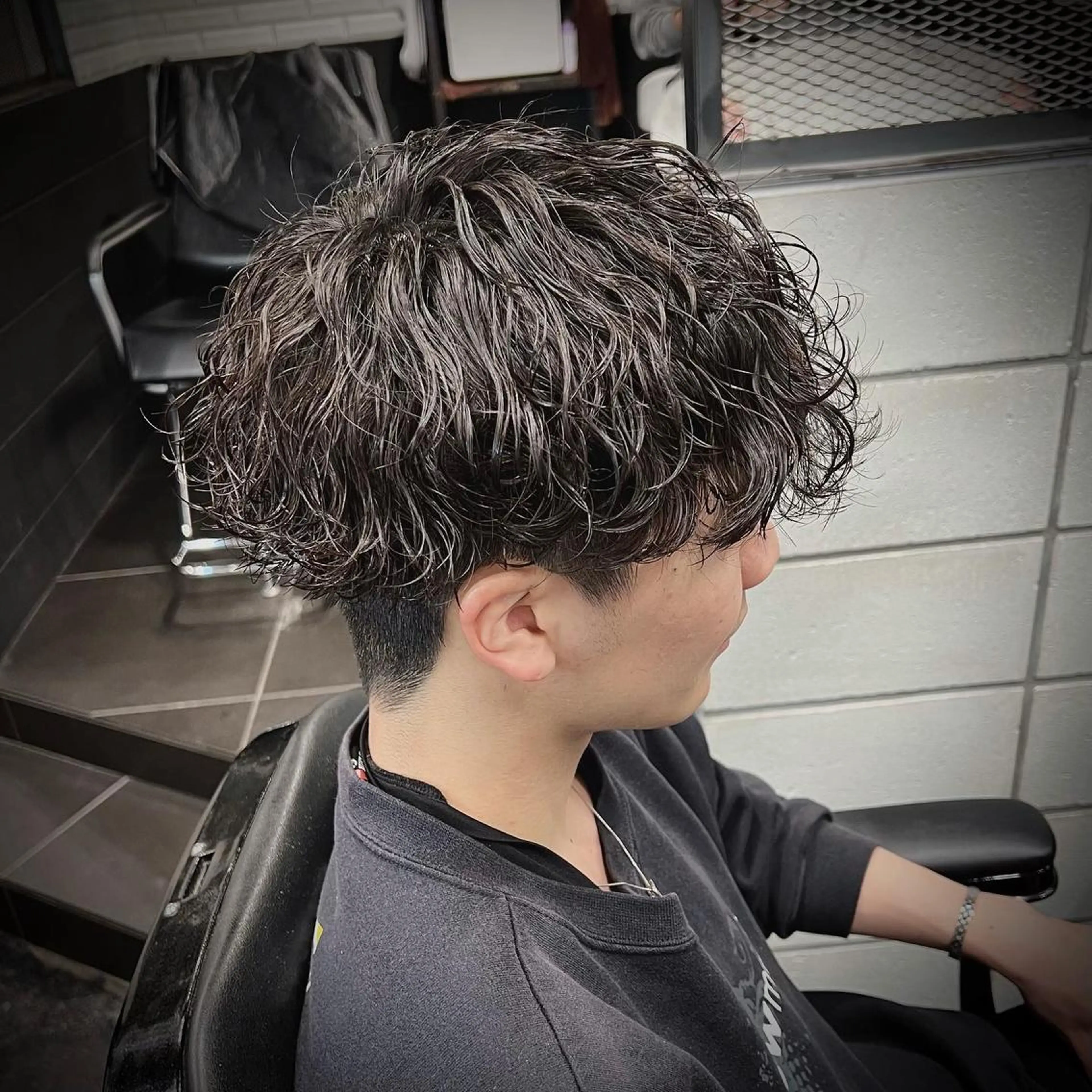 メンズ マッシュ メンズパーマ 刈り上げ 波巻きパーマ メンズ特化/パーマ/ ハイライト/竜成のヘアスタイル