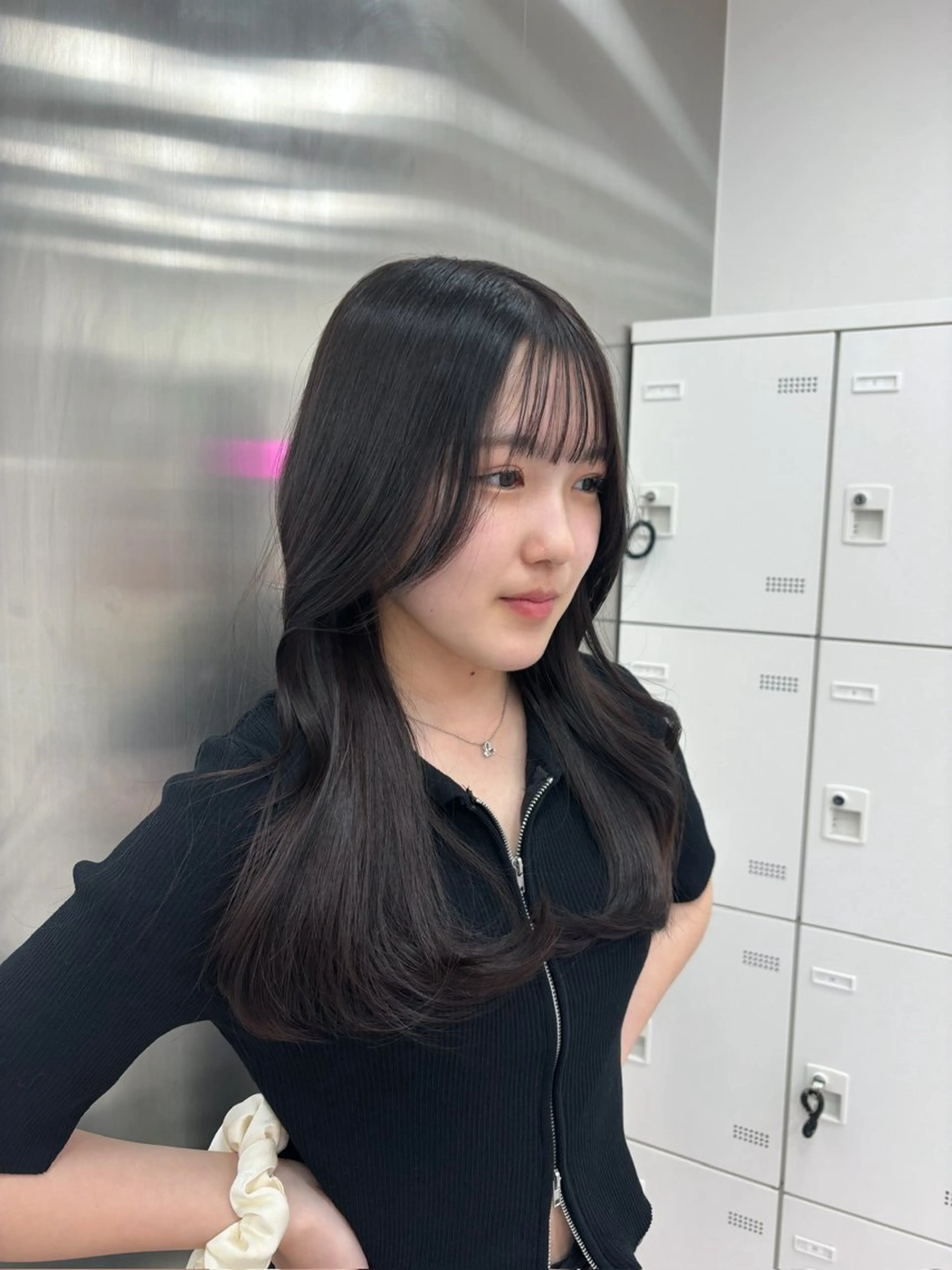 セミロング カラー カット ヘアカラー トリートメント ヘッドスパ ヘアセット 韓国レイヤー ハッシュカットのヘアスタイル