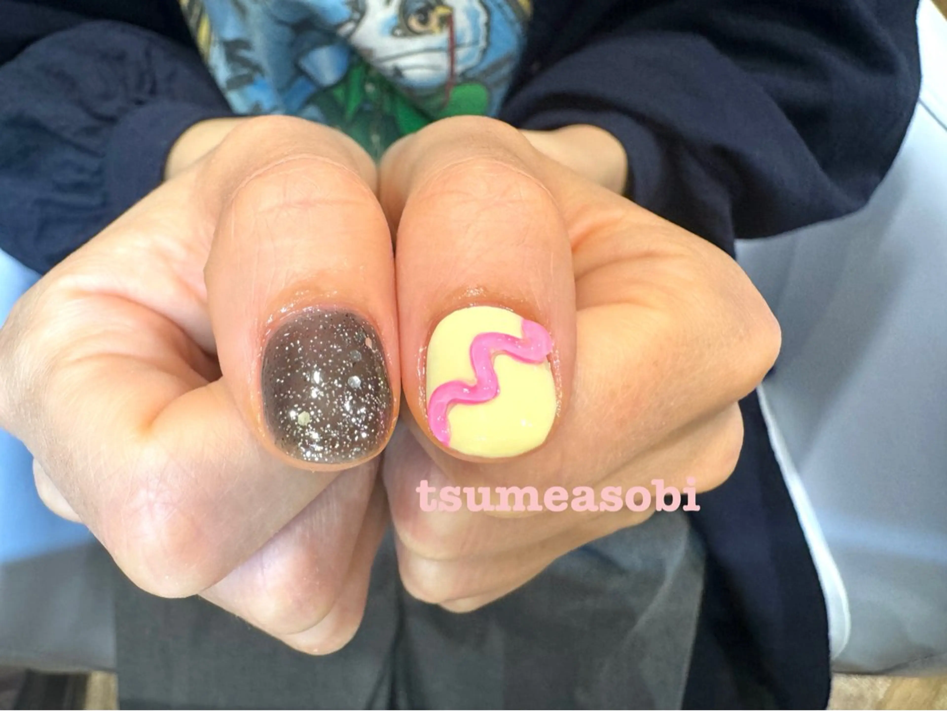 ネイル ピンク 黄色 ハンドネイル tsumeasobi所属・tsumeasobi 🪬macoのネイルデザイン