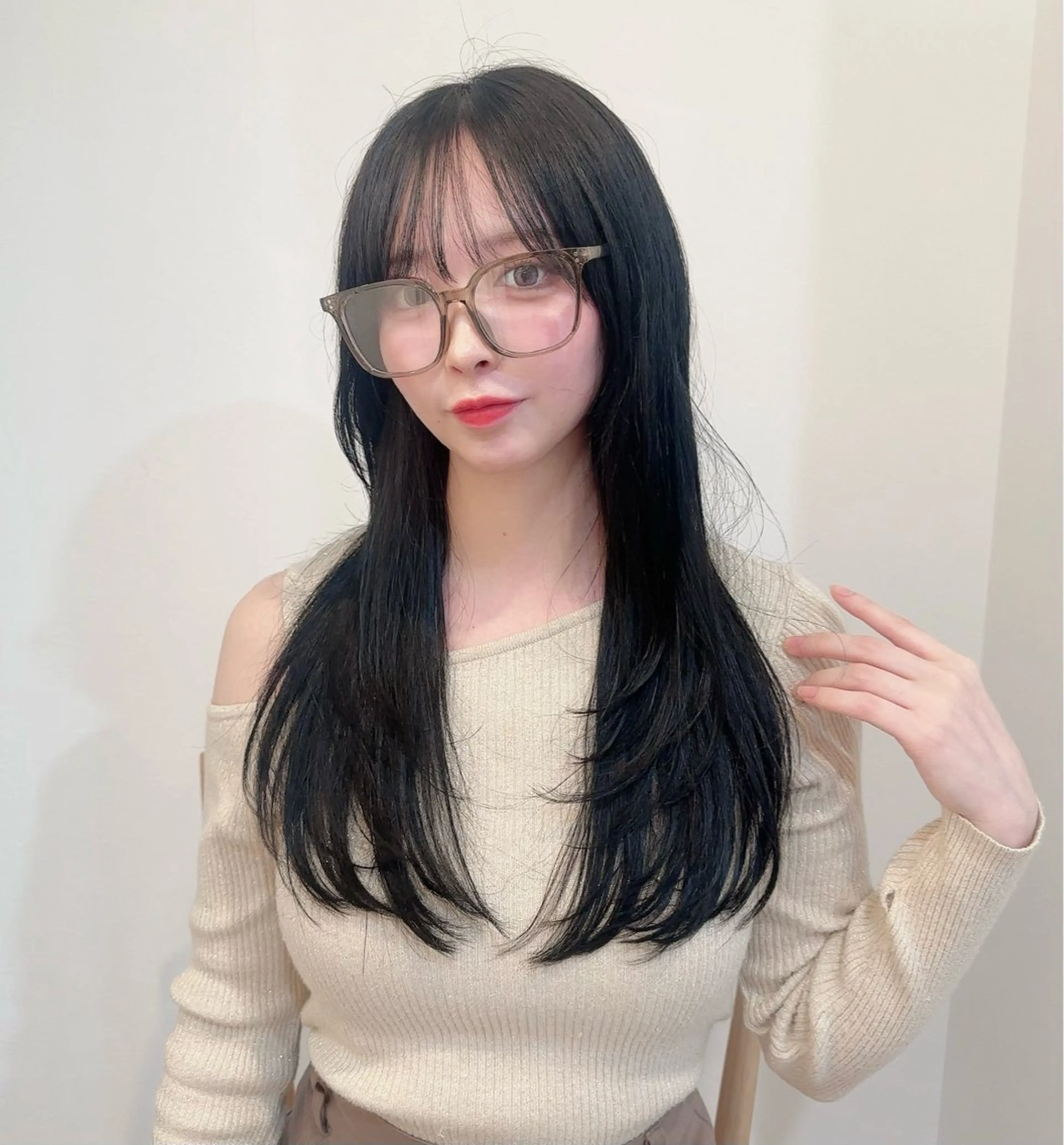 ロング カラー 黒髪 グレーブラック 韓国風ヘア レイヤーカット カット 梅林 都羽のヘアスタイル