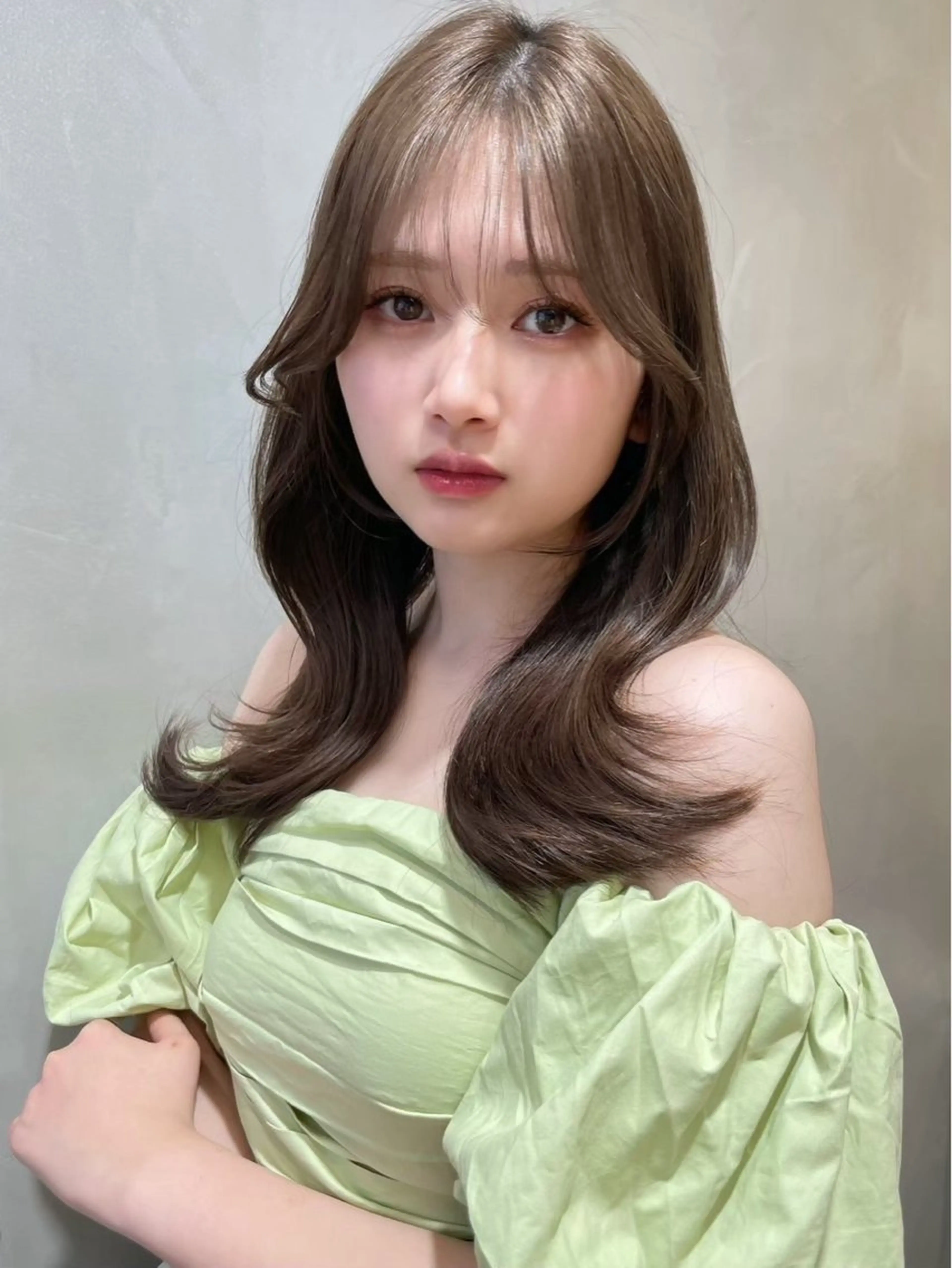 ミディアム カラー 透明感カラー ダブルカラー 顔まわりレイヤー 韓国風ヘア レイヤーカット ブリーチなし髪質改善 韓国ヘア　柏崎颯刀のヘアスタイル