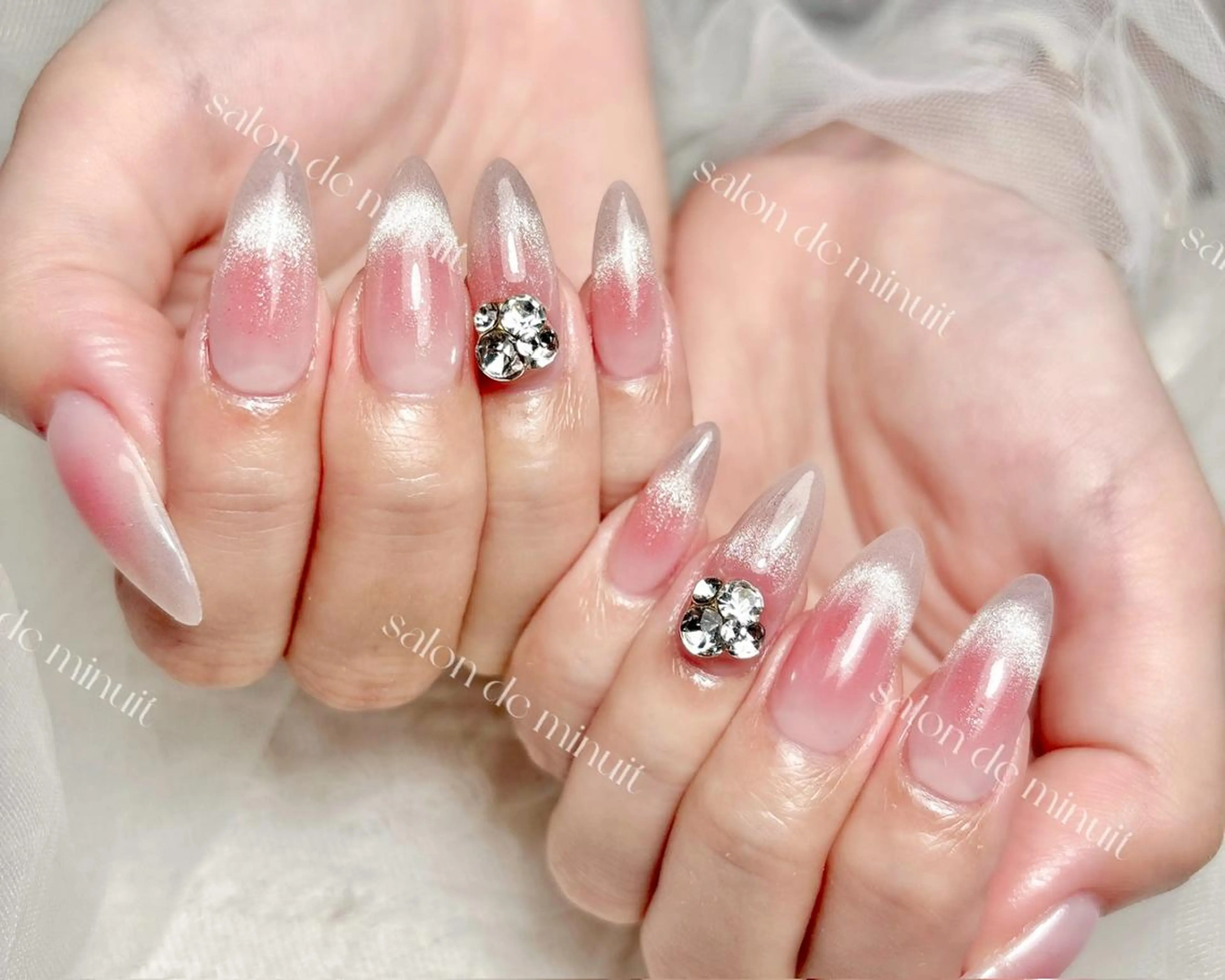 ネイル Salon de Minuit🦩のネイルデザイン