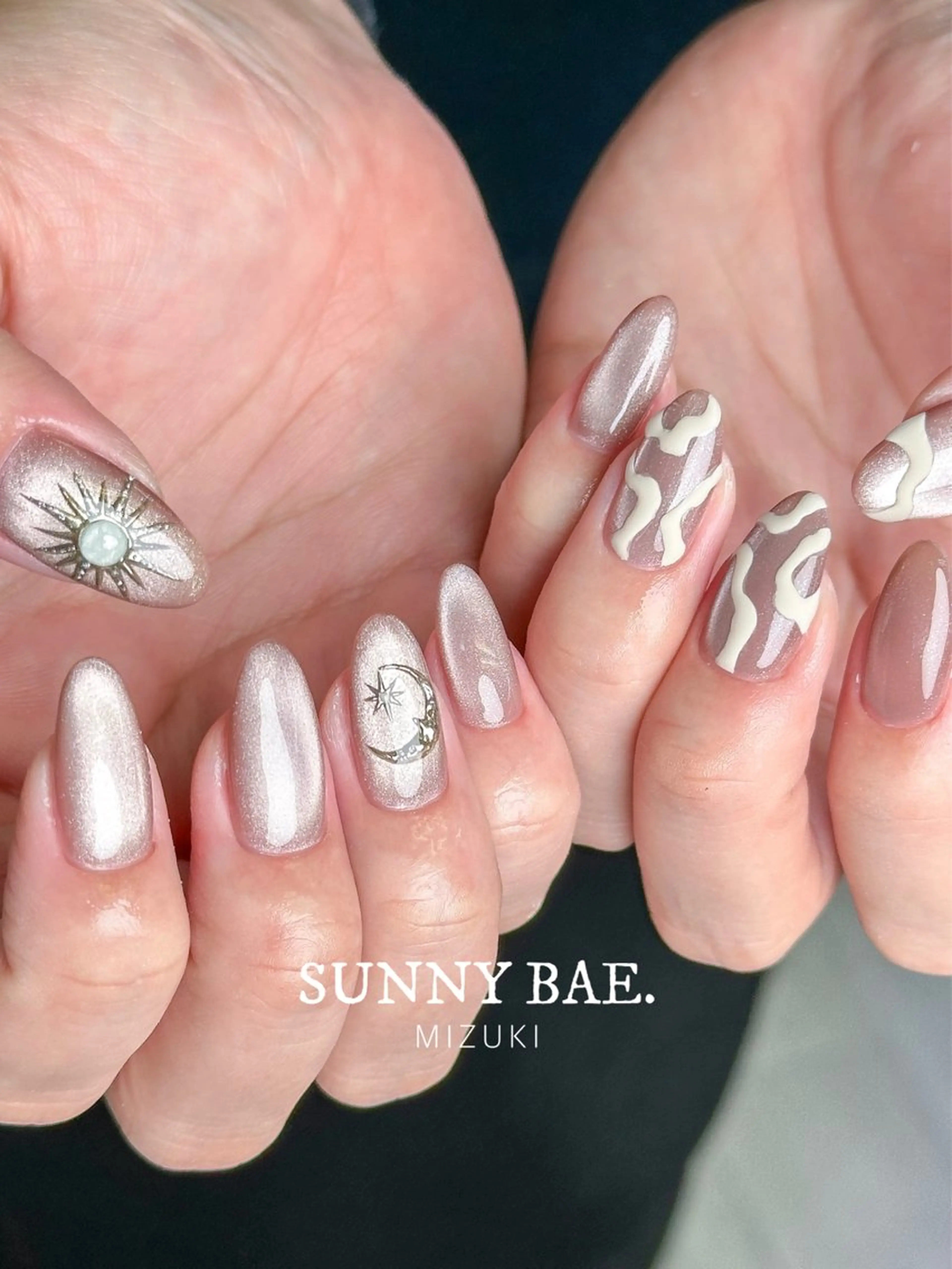 ネイル マグネットネイル ミラーネイル 冬ネイル ハンドネイル SUNNY BAE. 🌼MIZUKIのネイルデザイン