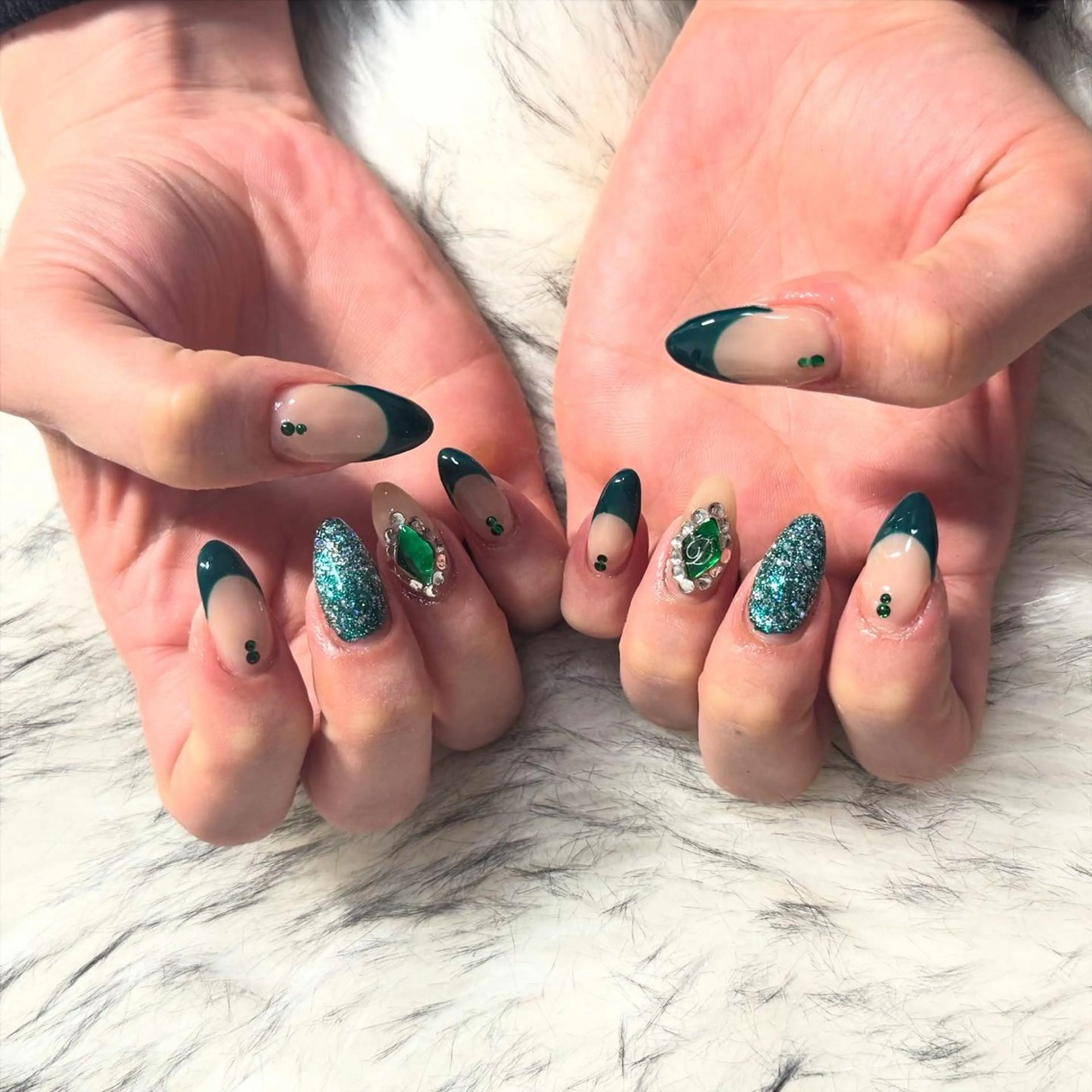 セミロング ハンドネイル mao .のネイルデザイン