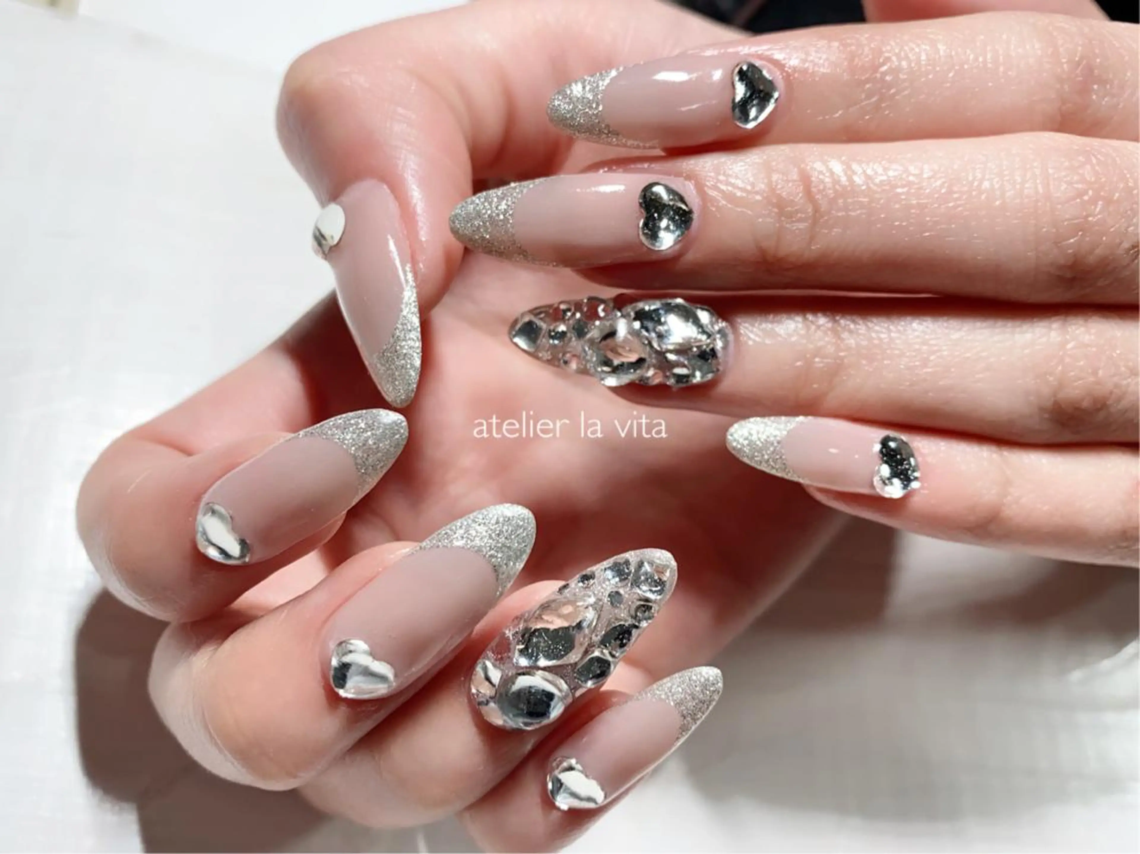 ネイル クリアネイル ジェルネイル ニュアンスネイル ワンカラーネイル ピンク ハンドネイル atelier la vita所属・lavita. mimuraのネイルデザイン