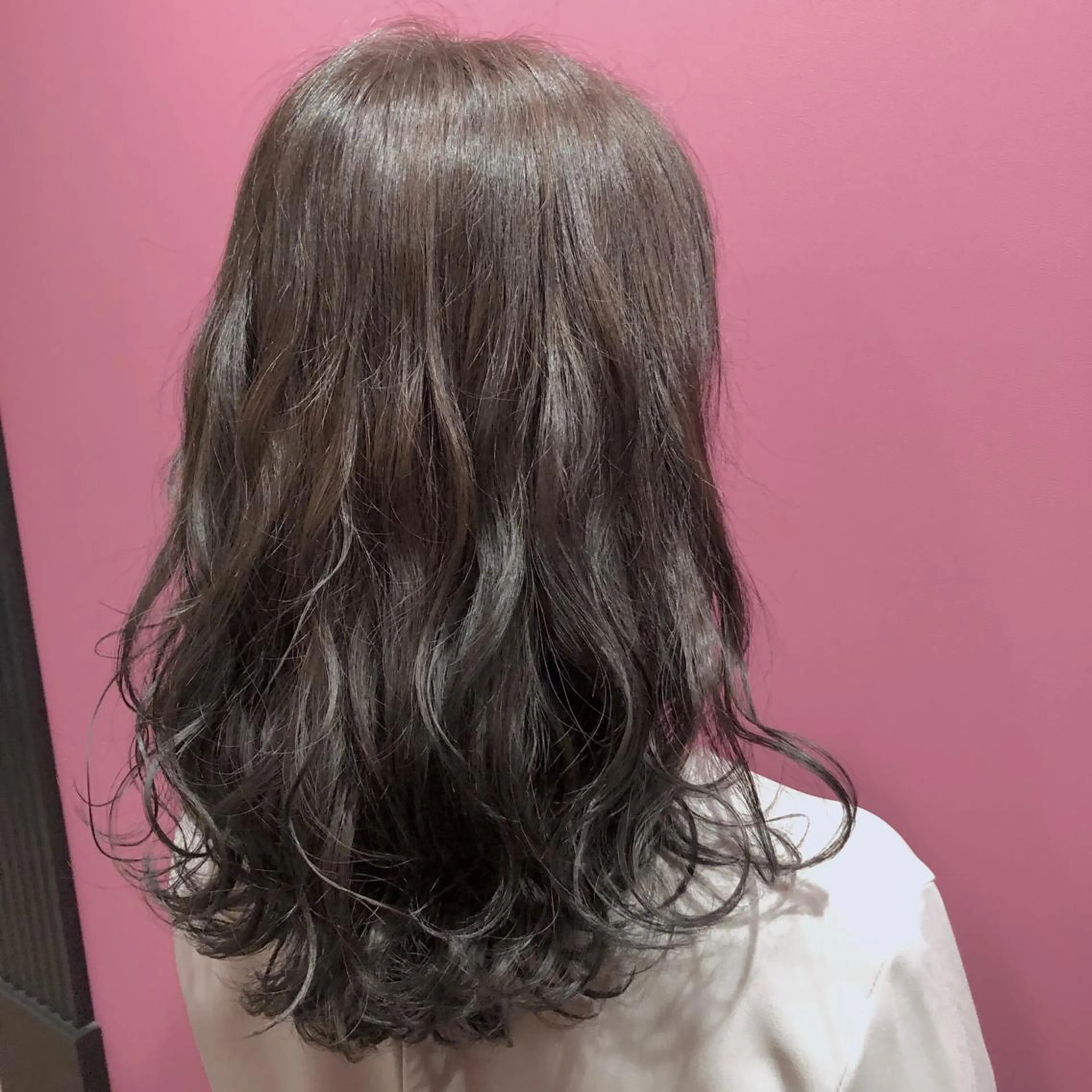 セミロング カラー アッシュ アッシュグレー アッシュグレージュ グレージュ カット ヘアカラー トリートメント ✨髪質改善縮毛矯正✨ 宇田川修平のエステ・リラクイメージ