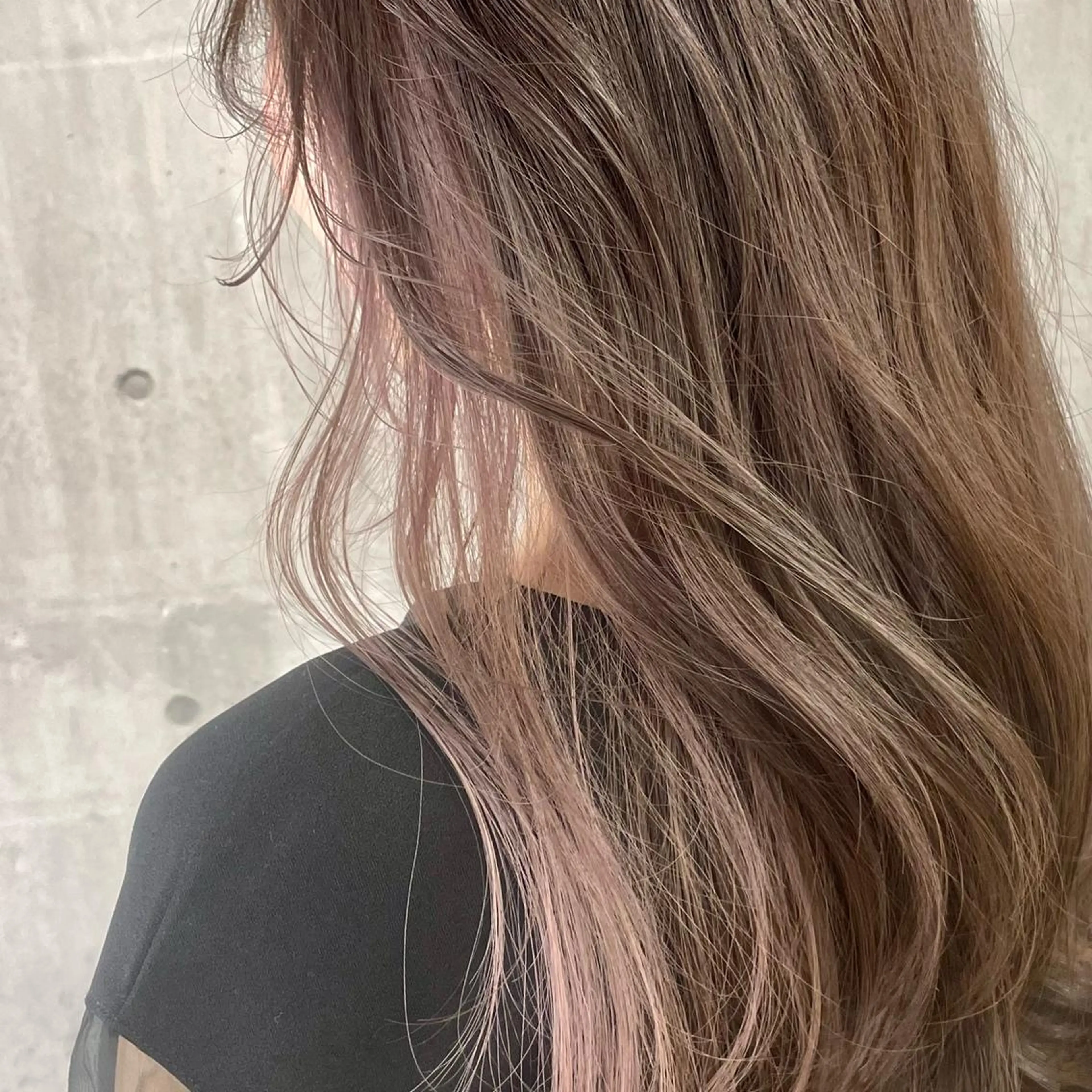 ロング カラー ピンクカラー 錦 茉李のヘアスタイル