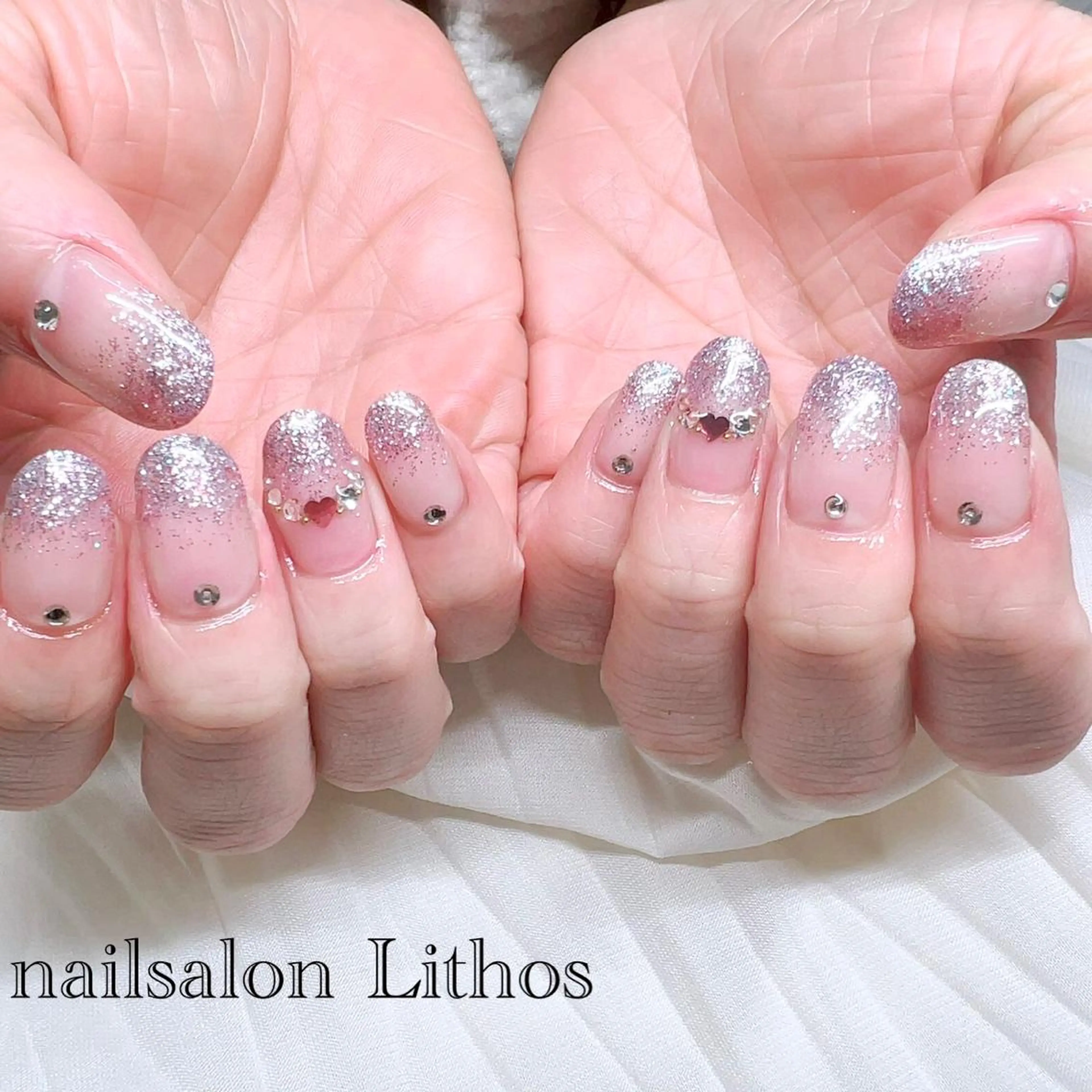 ネイル ラメ(グリッター) ラメグラデーション ハンドネイル nailsalon Lithos所属・nailsalon Recontreのネイルデザイン
