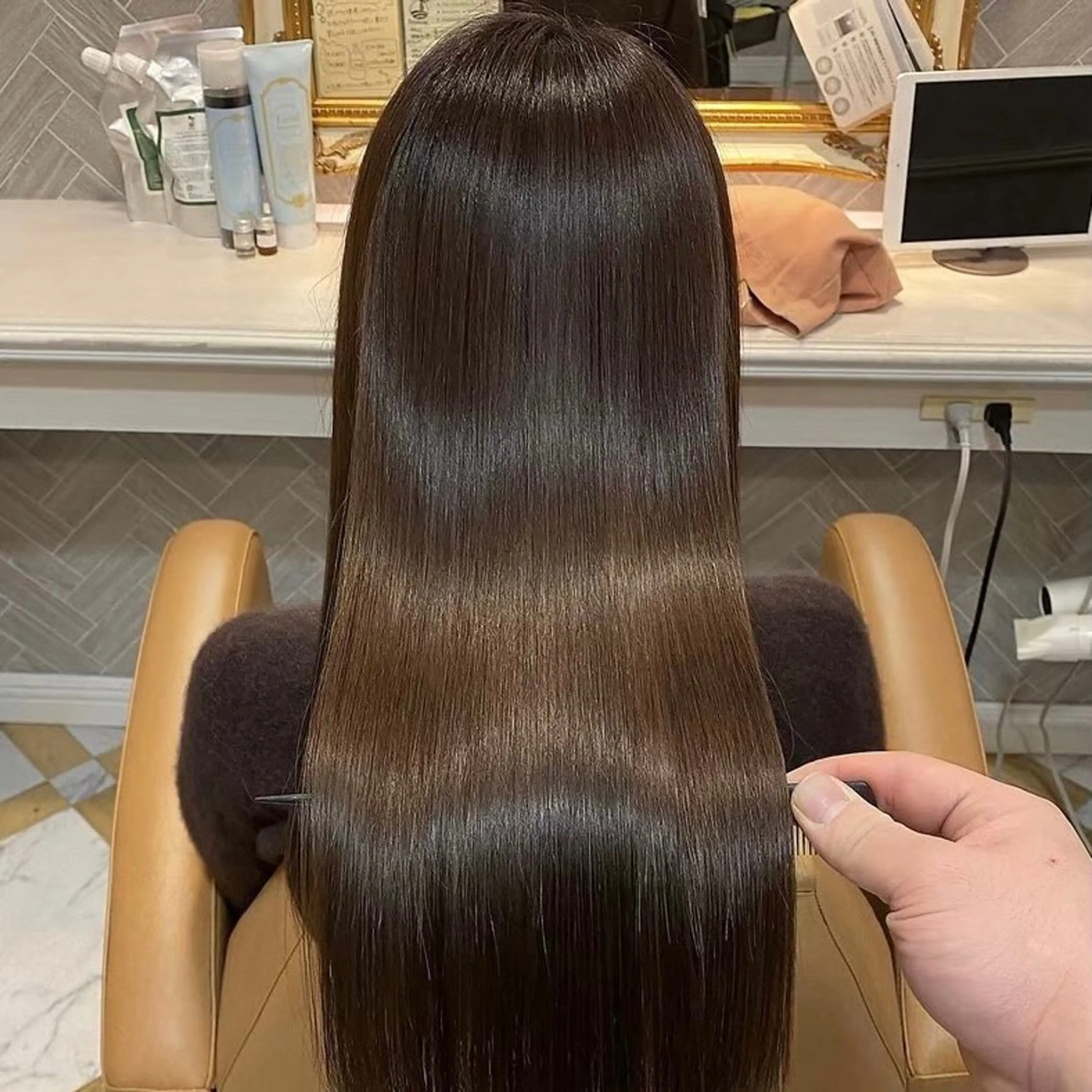 ロング 田中 励也 縮毛矯正のヘアスタイル