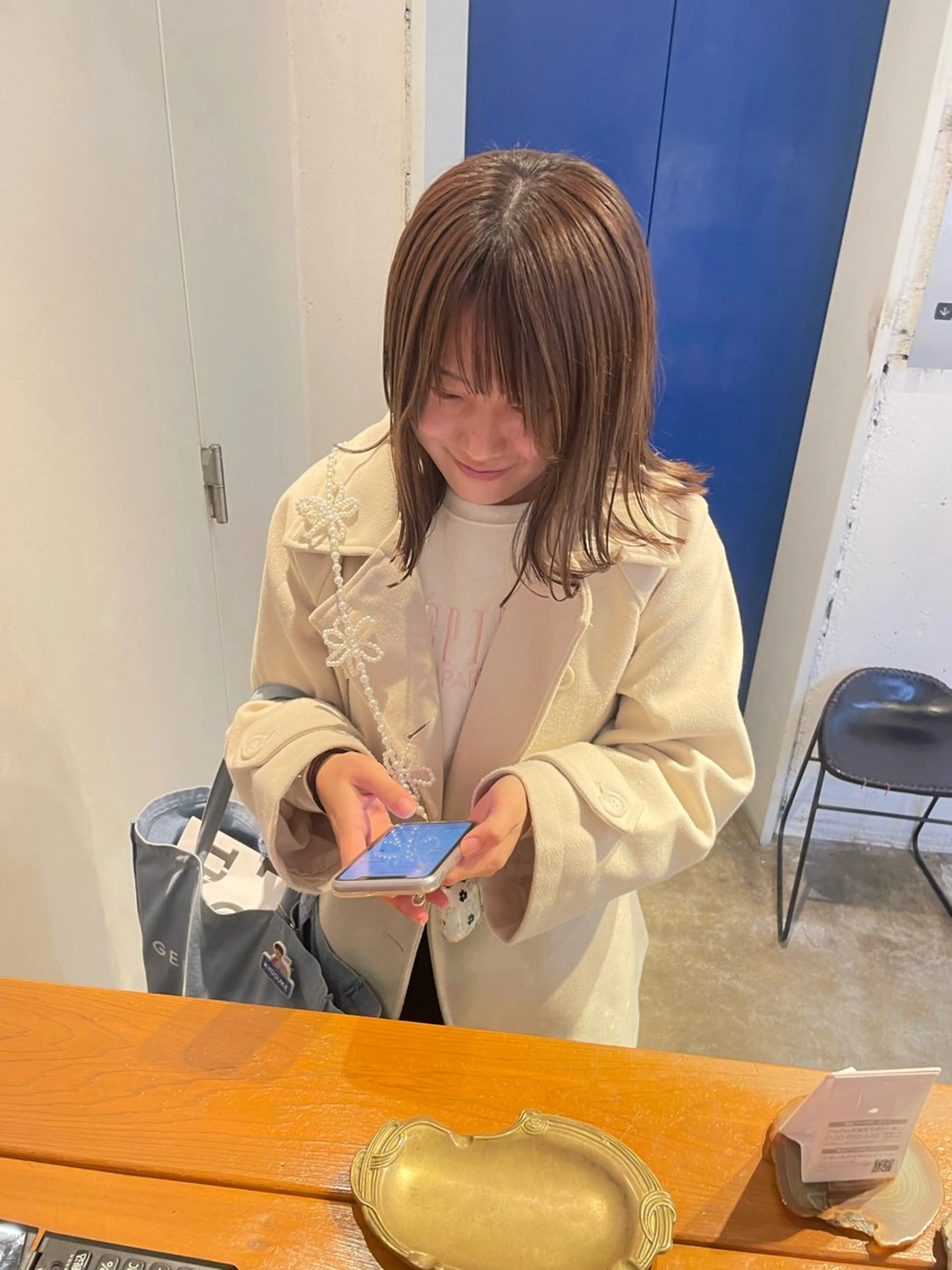 ミディアム カラー ベージュカラー オリーブベージュ MIOベージュカラー 柔らかいカラーのヘアスタイル