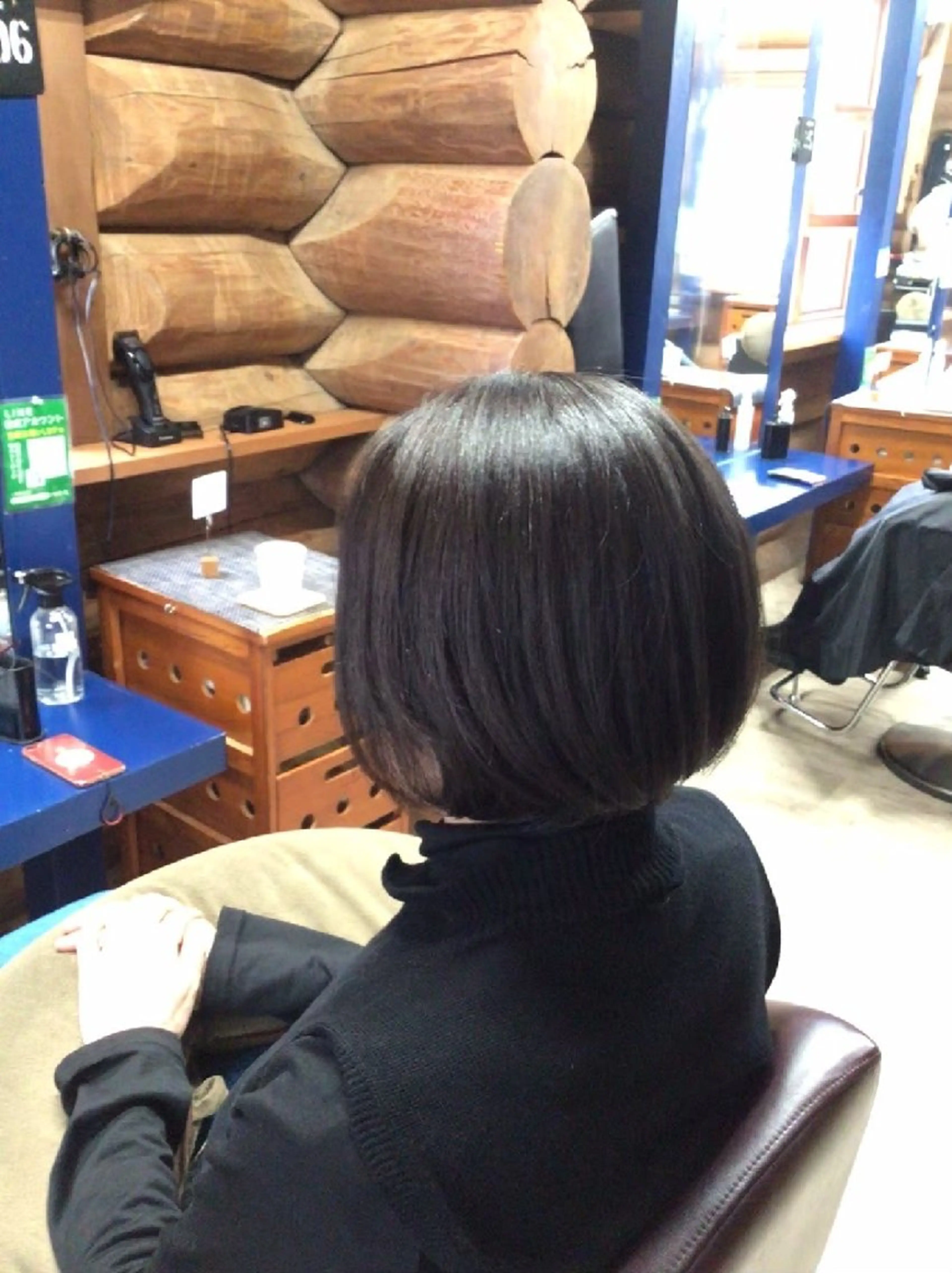 ショート ボブ 岡本 小百合のヘアスタイル