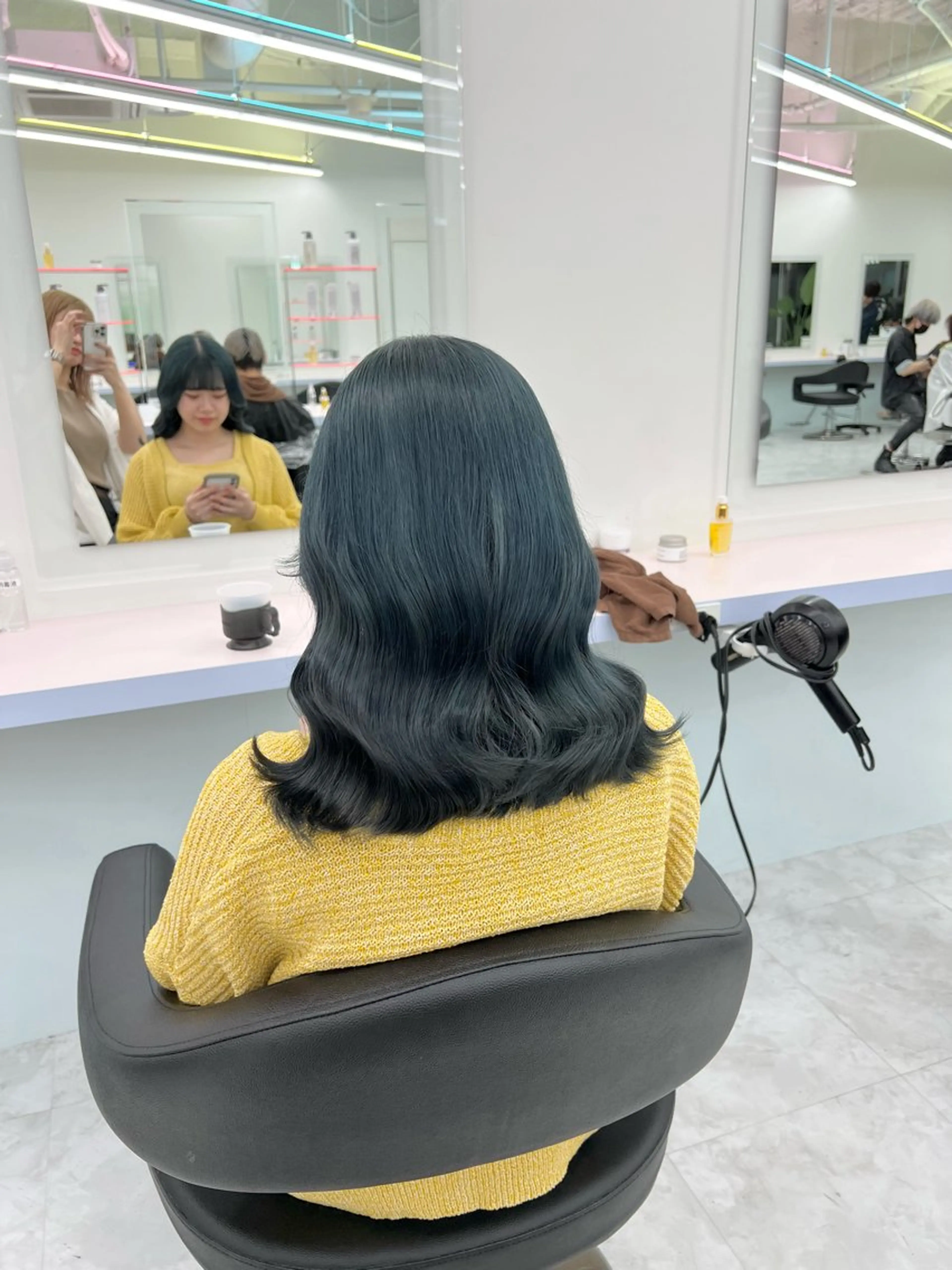 ミディアム カラー ブリーチ ケアブリーチ ダブルカラー イヤリングカラー インナーカラー ヘアカラー トリートメント ヘッドスパ ヘアセット お客様満足No.1 🌈Neneのヘアスタイル