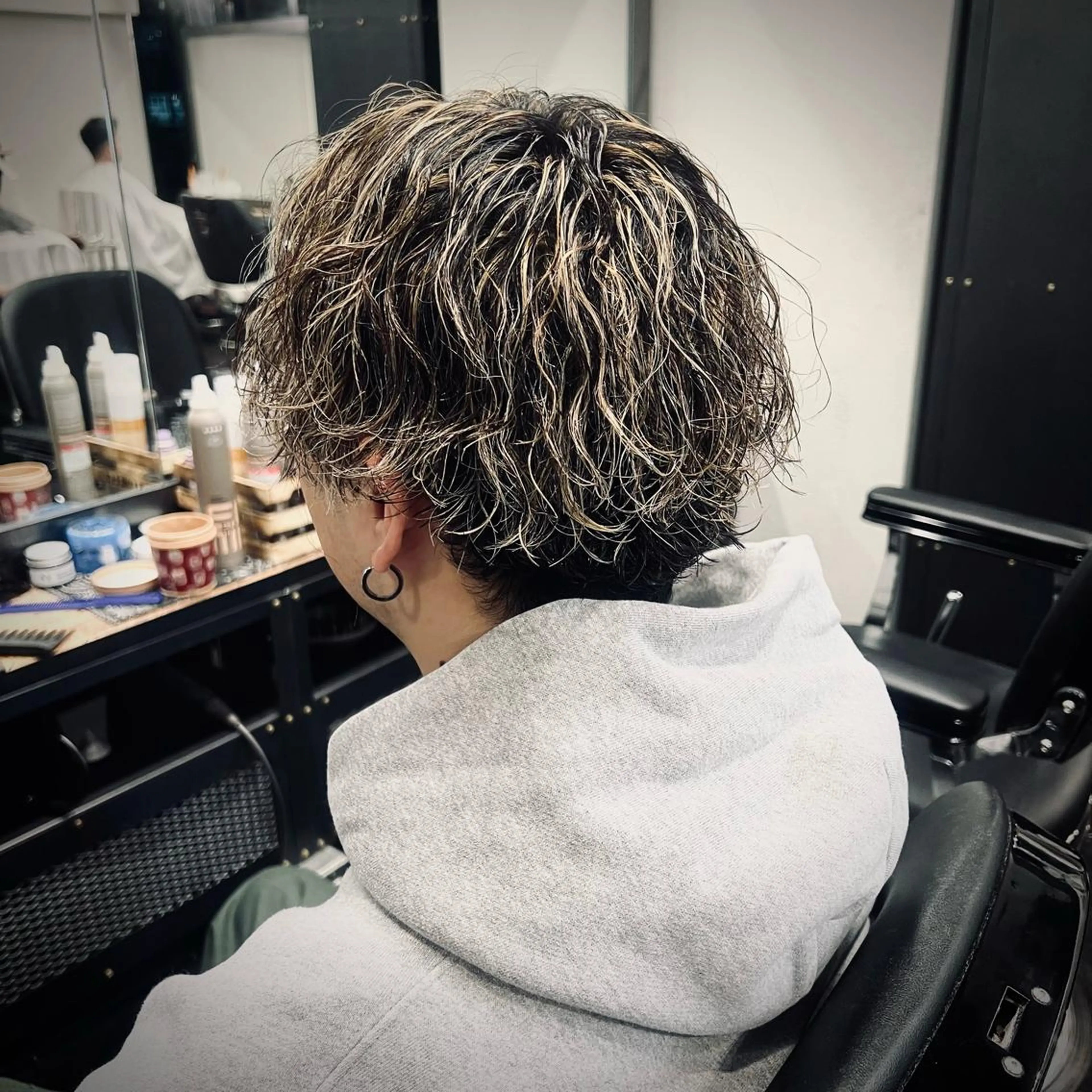 メンズ 波巻きパーマ カット ヘアカラー パーマ トリートメント メンズ特化/パーマ/ ハイライト/竜成のヘアスタイル