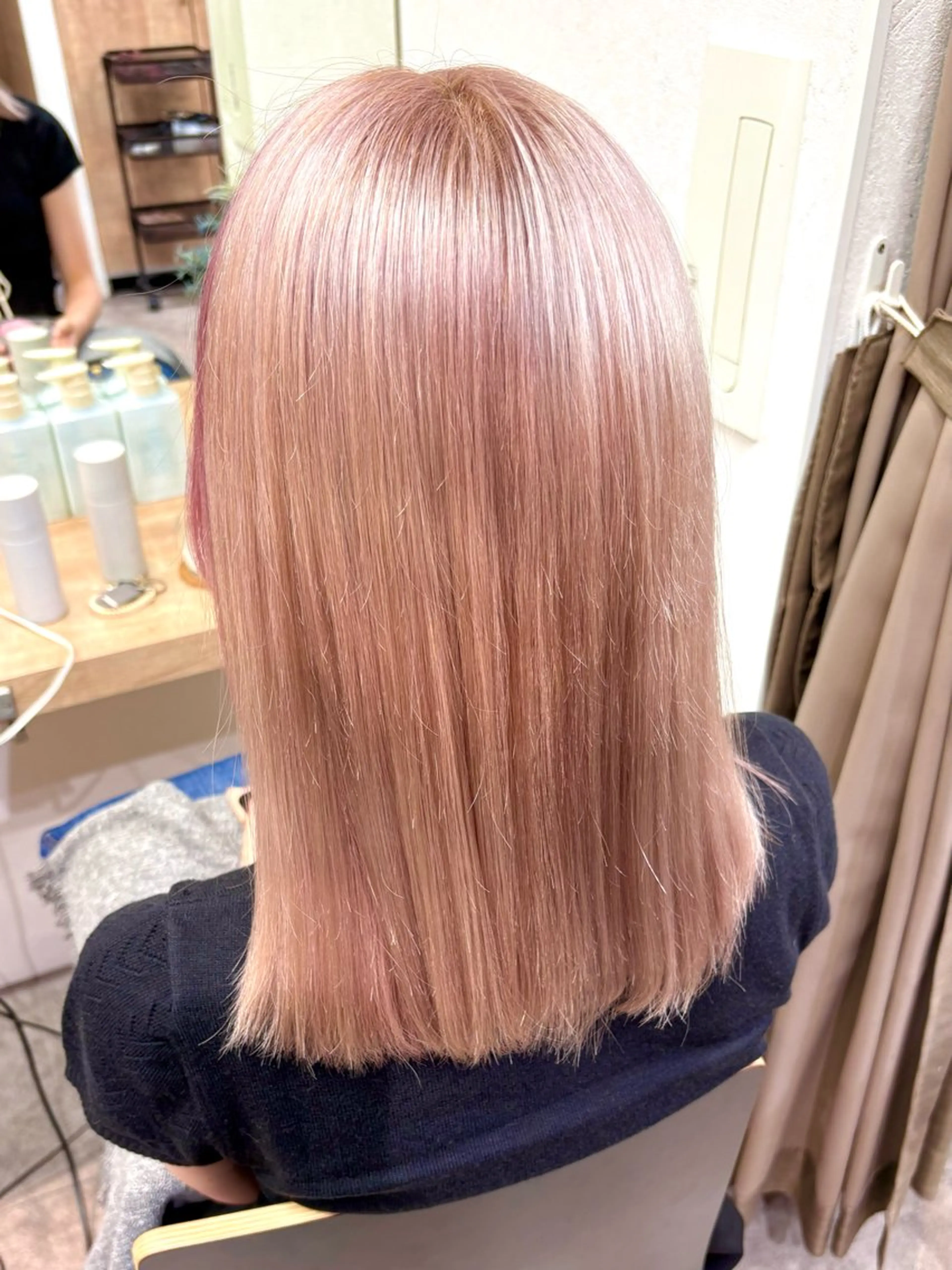 セミロング 韓国風ヘア ヘアカラー ブリーチなしWカラー /艶髪/横浜/暖色のヘアスタイル