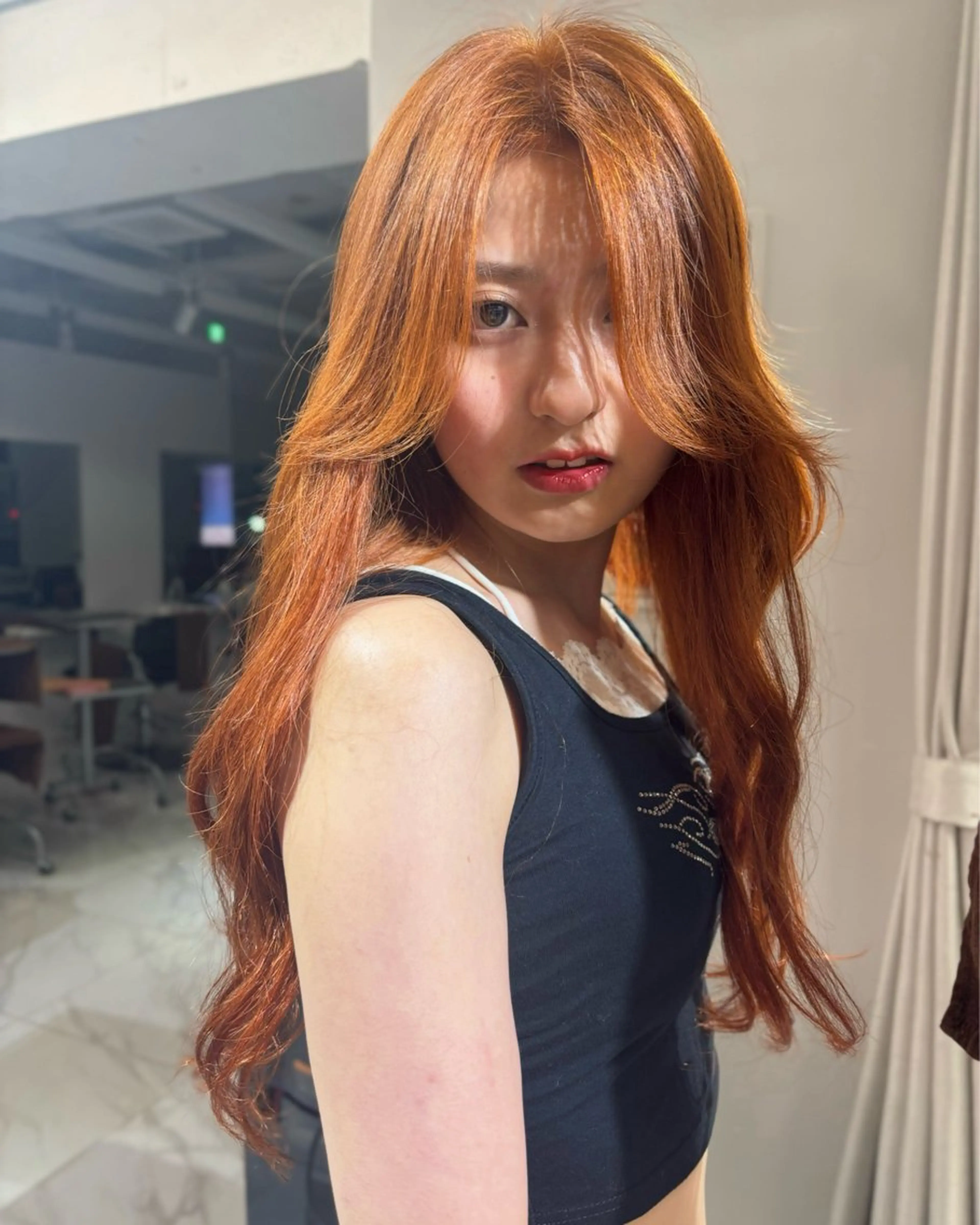 ロング カラー ブリーチ ハイトーンカラー オレンジ ヘアカラー レイヤー/ハイトーン 渋谷/Satsukiのヘアスタイル
