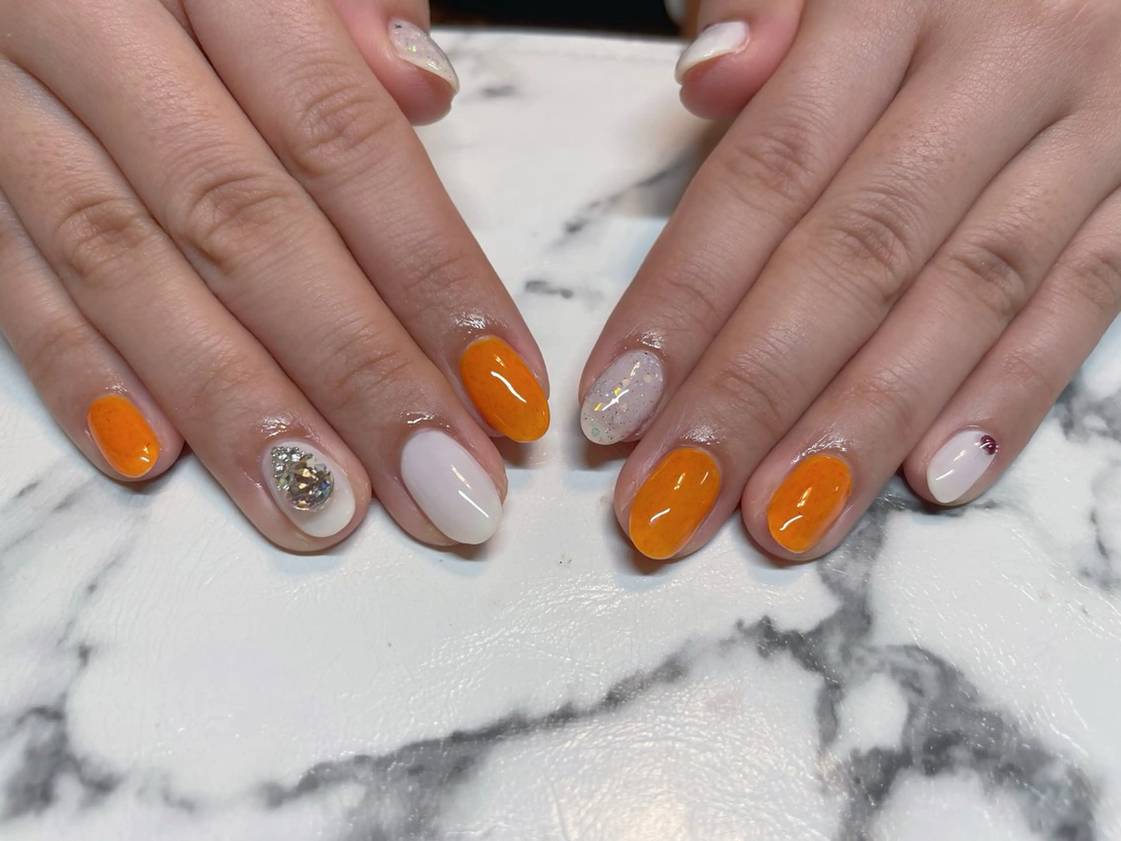 ネイル ストーンネイル ハンドネイル エン Nail salonのネイルデザイン
