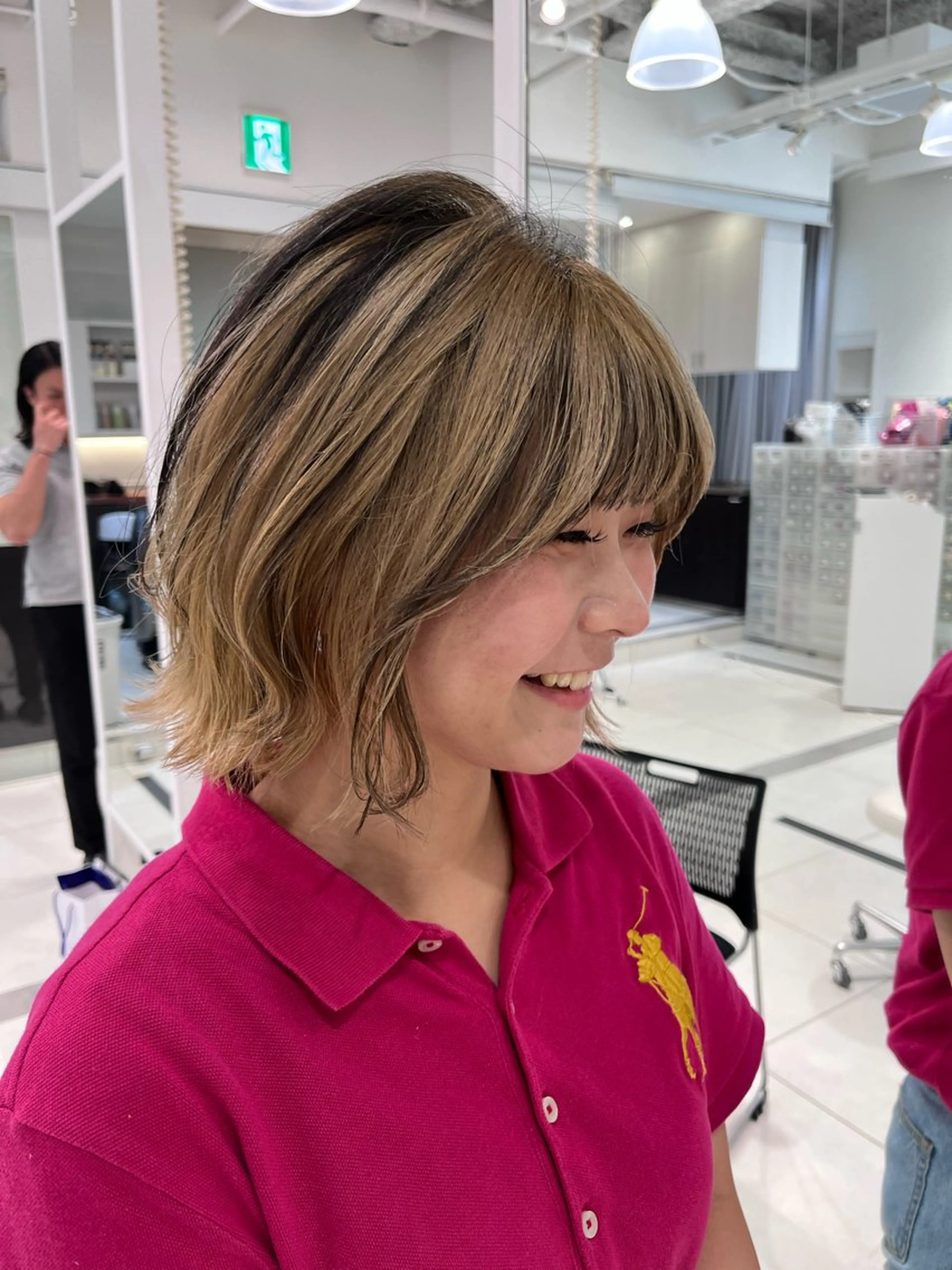 ショート ボブ レイヤーカット ヘアカラー トリートメント 飯星慧斗 /ブリーチ、縮毛矯正のヘアスタイル