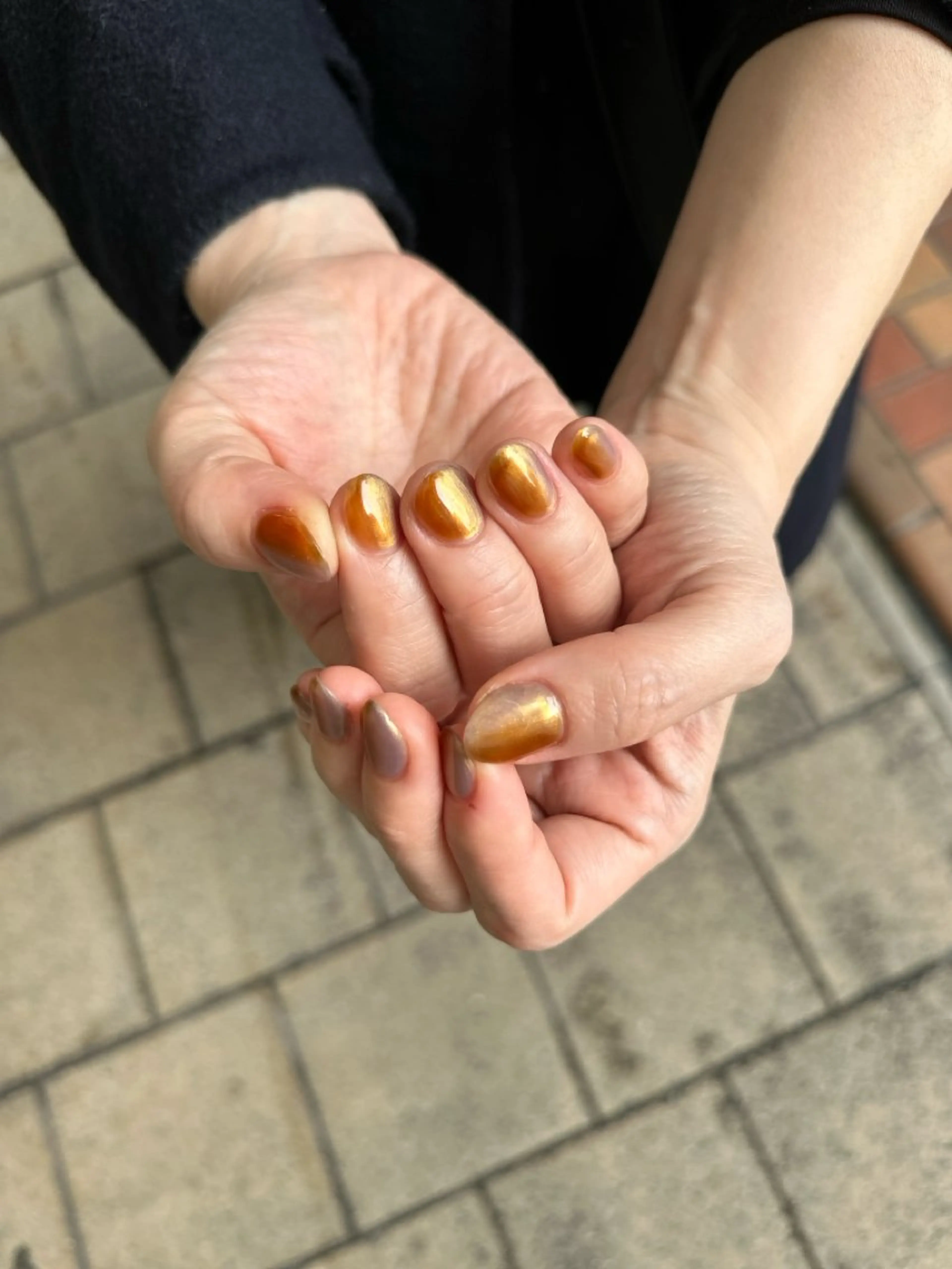 ネイル べっ甲ネイル ゴールド グラデーション ハンドネイル フットネイル nail salon  ∞ mikanal ∞所属・nailsalon ∞ ﾐｶﾅﾙ ∞のネイルデザイン
