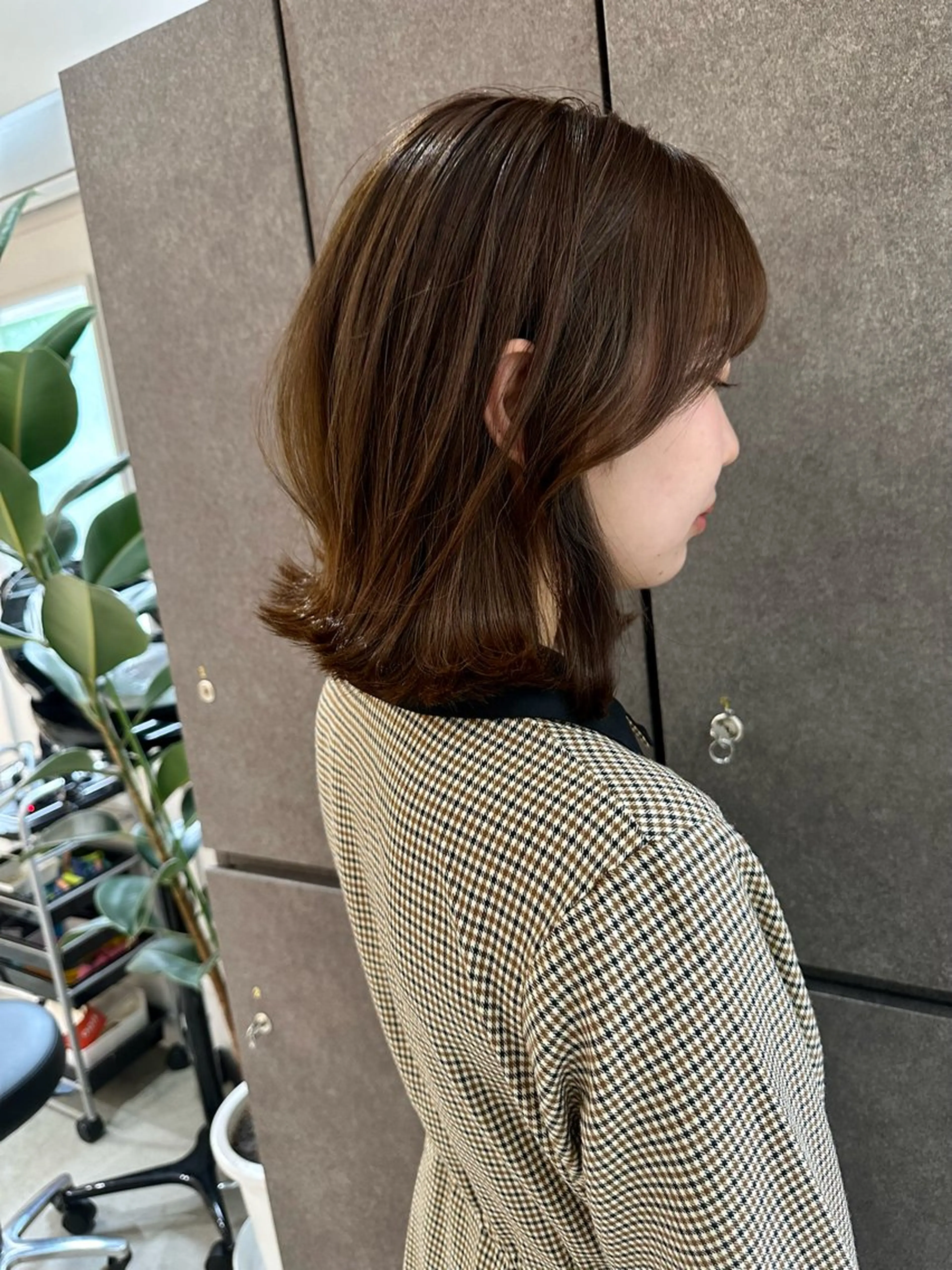ミディアム くびれヘア レイヤーカット 外ハネヘア ヘアカラー トリートメント ヘアセット Londideal 高橋ヒロシのヘアスタイル