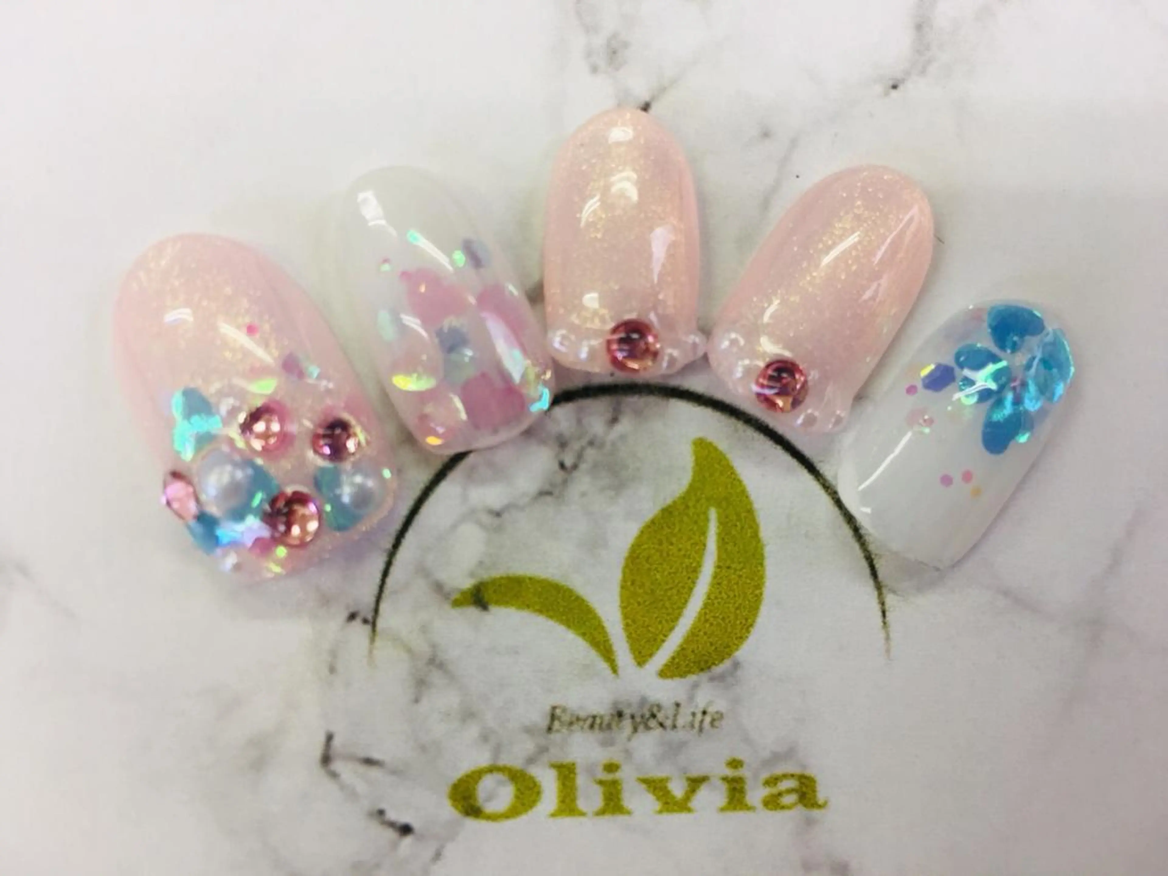 ネイル Olivia アイラッシュのマツエク・マツパデザイン