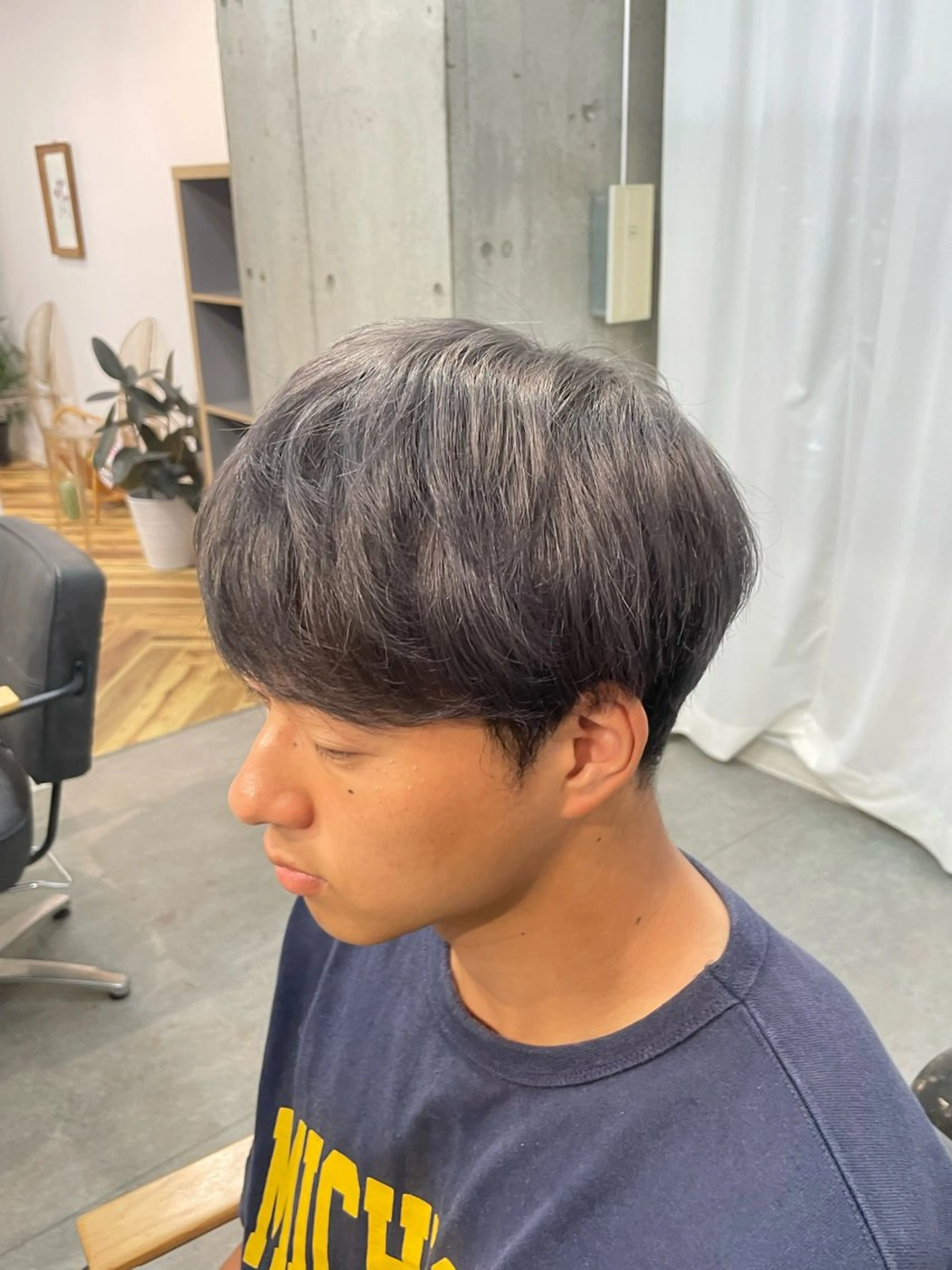 ショート カラー メンズ ダークシルバー シルバー lani hair salon所属・SHOTO ハイトー ン/デザインカラーのヘアスタイル