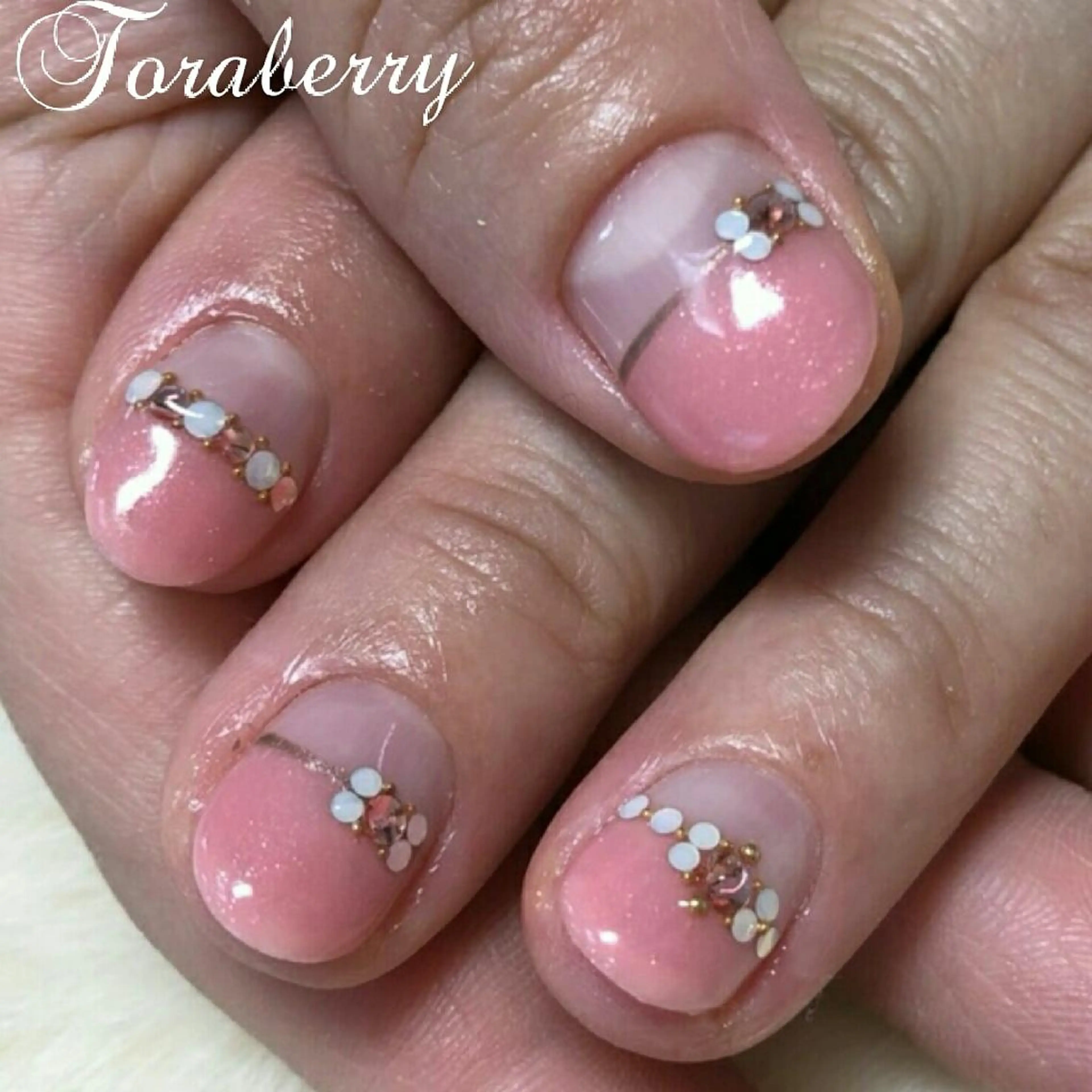 ネイル フレンチネイル ハンドネイル ネイリスト なつみのネイルデザイン