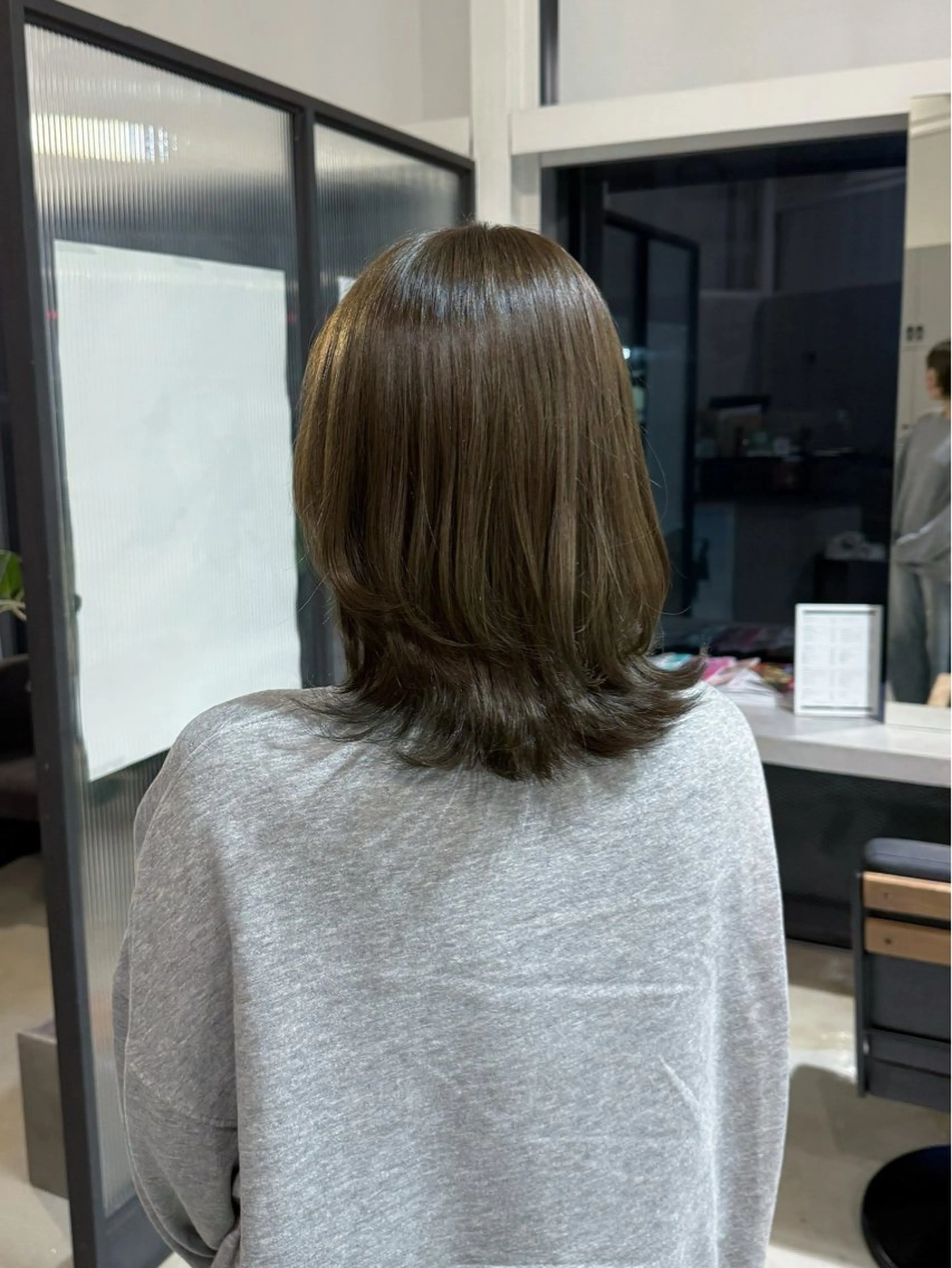 ミディアム カラー 韓国ヘア/透明感カラ ー/メンズレディースのヘアスタイル