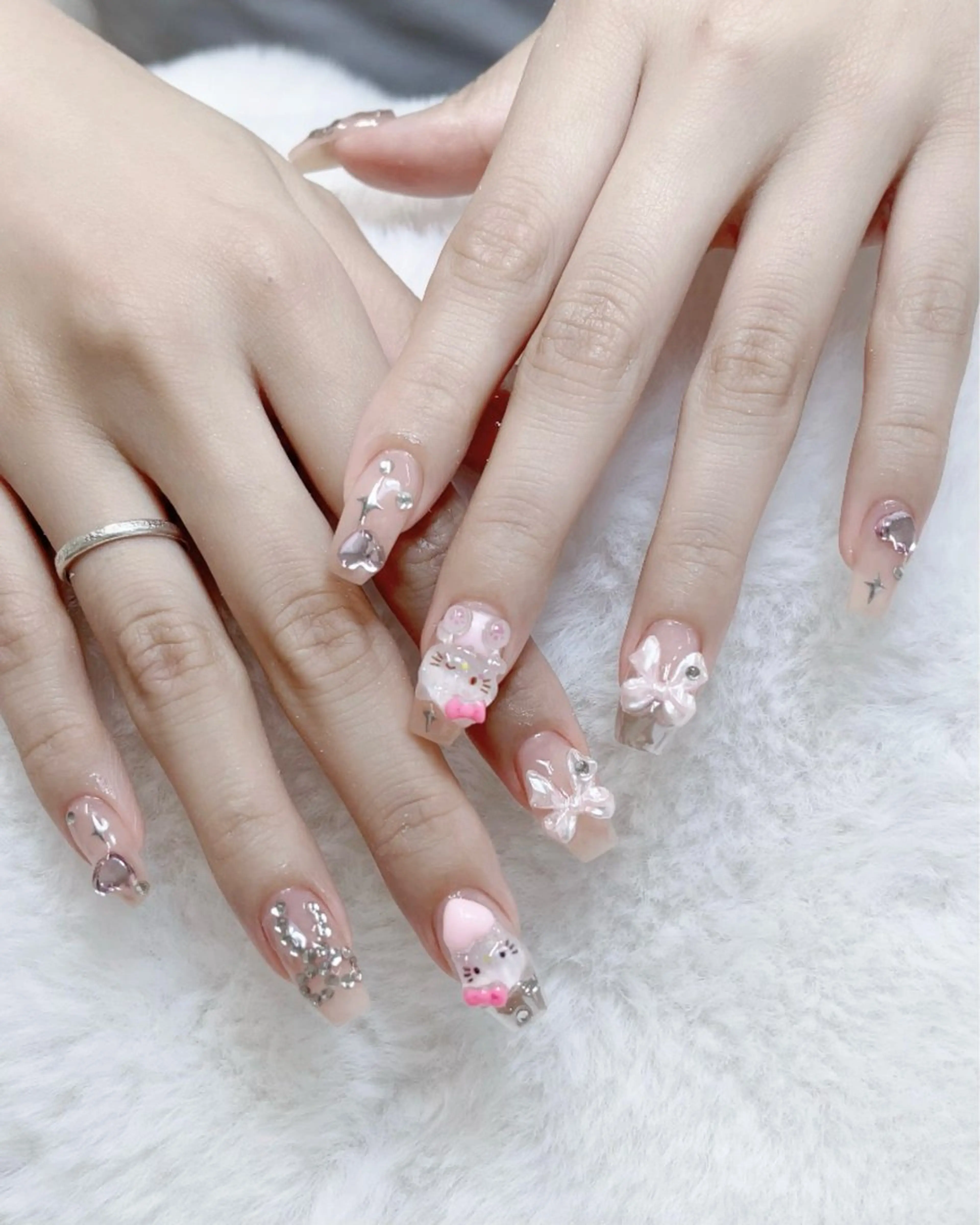 ネイル キラキラネイル 韓国ネイル ワンホンネイル ハンドネイル Speraネイル 大宮店🎀のネイルデザイン